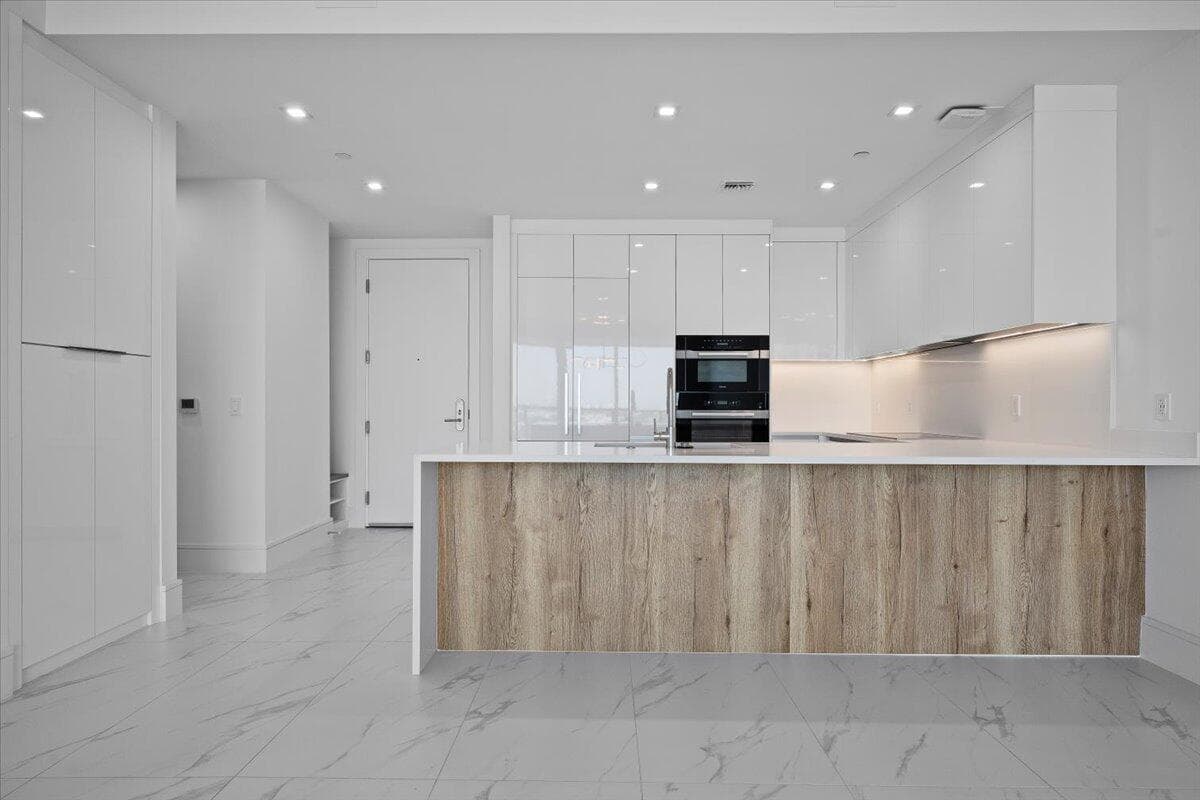 220 Lake Shore Drive 1113, West Palm Beach, FL 33403 — photo 4 of 68