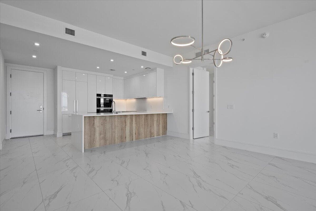 220 Lake Shore Drive 1113, West Palm Beach, FL 33403 — photo 11 of 68