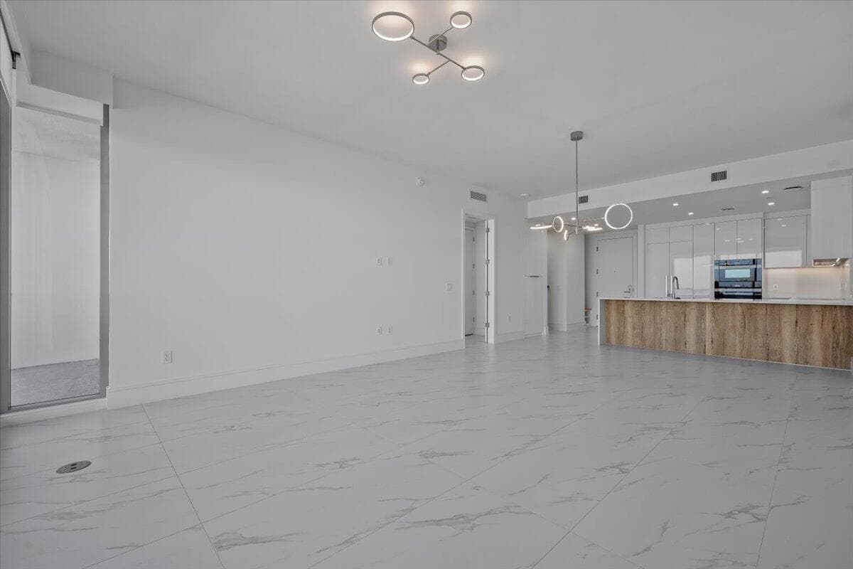 220 Lake Shore Drive 1113, West Palm Beach, FL 33403 — photo 13 of 68