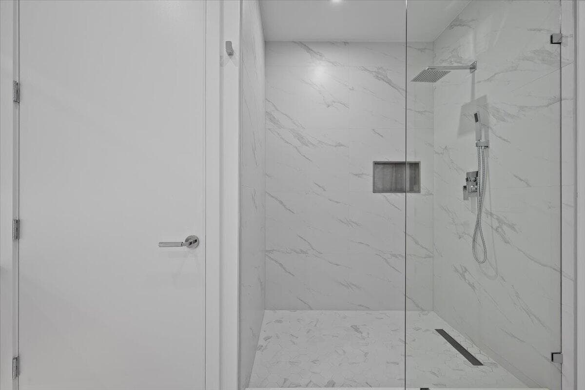 220 Lake Shore Drive 1113, West Palm Beach, FL 33403 — photo 18 of 68