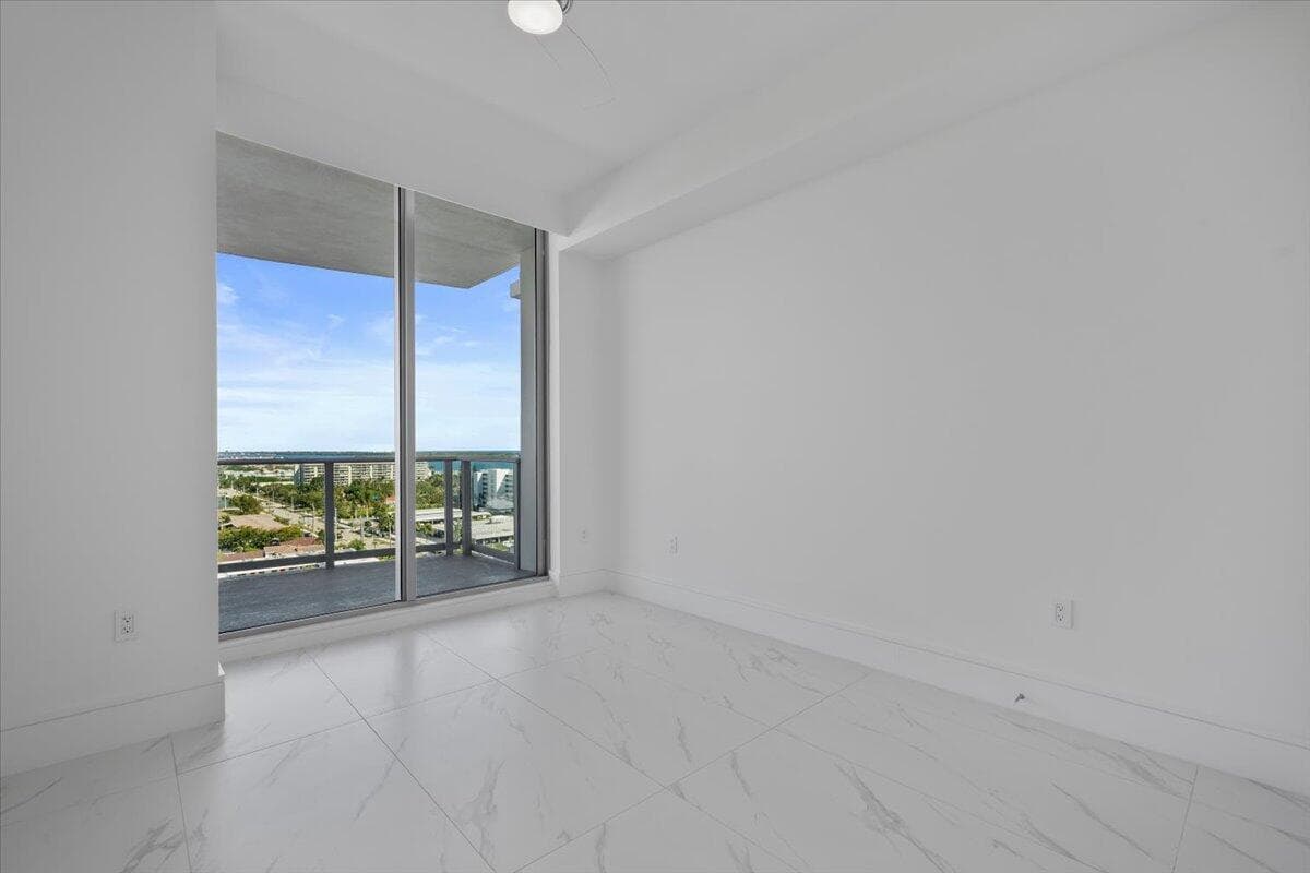 220 Lake Shore Drive 1113, West Palm Beach, FL 33403 — photo 19 of 68