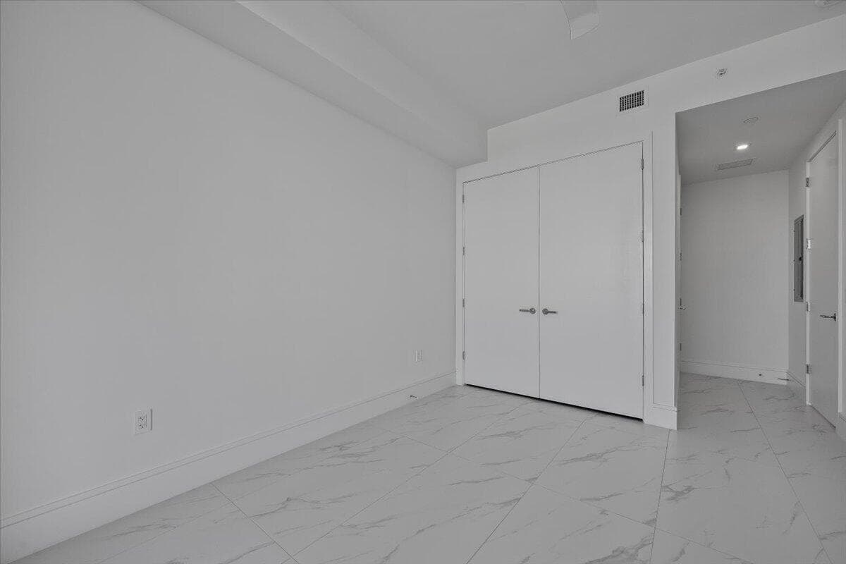 220 Lake Shore Drive 1113, West Palm Beach, FL 33403 — photo 23 of 68
