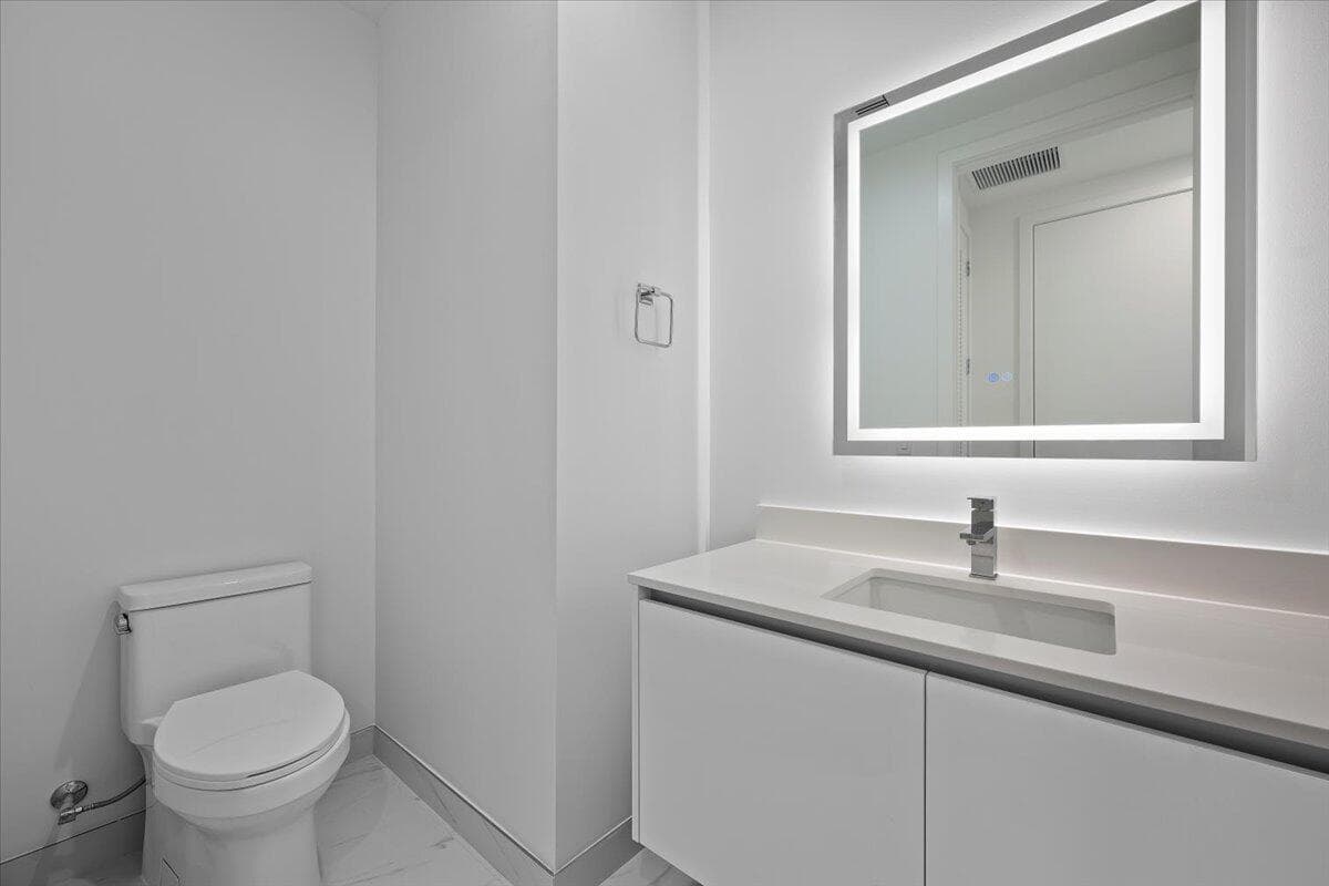 220 Lake Shore Drive 1113, West Palm Beach, FL 33403 — photo 26 of 68
