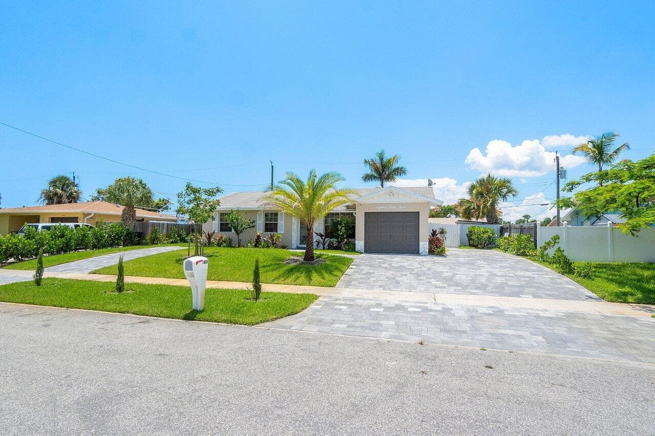 1837 16th Avenue N, Lake Worth Beach, FL 33460 — photo 2 of 43