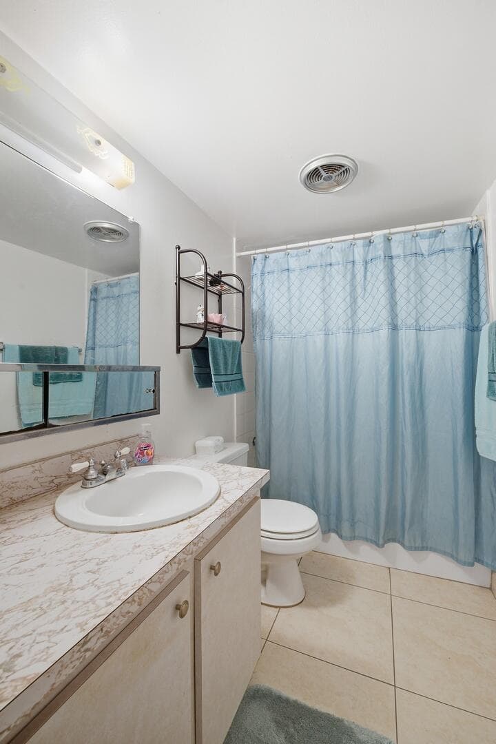 401 Golden Isles Drive 1009, Hallandale Beach, FL 33009 — photo 19 of 46