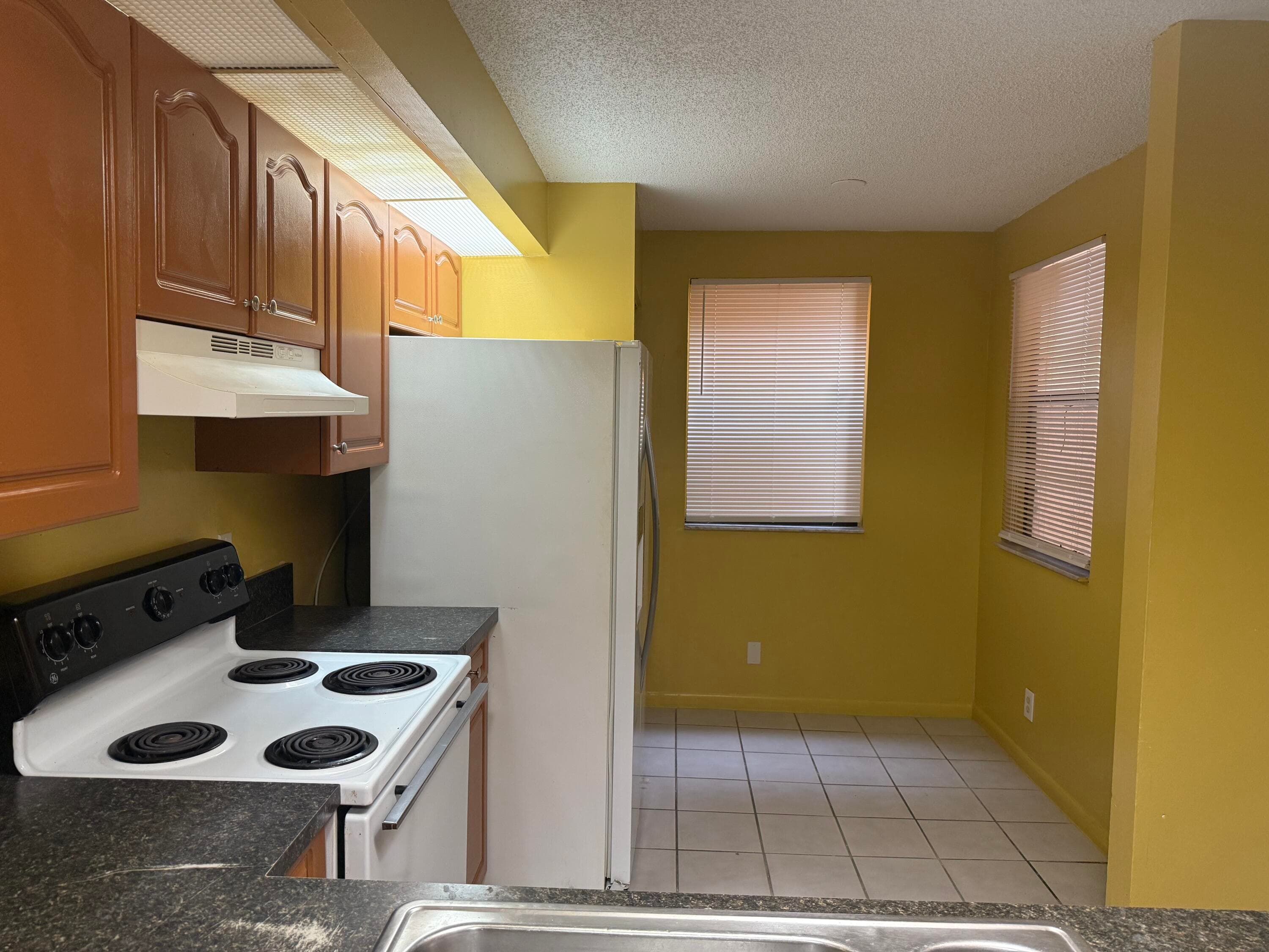 2541 NW 56th Avenue 1-19, Lauderhill, FL 33313 — photo 5 of 16