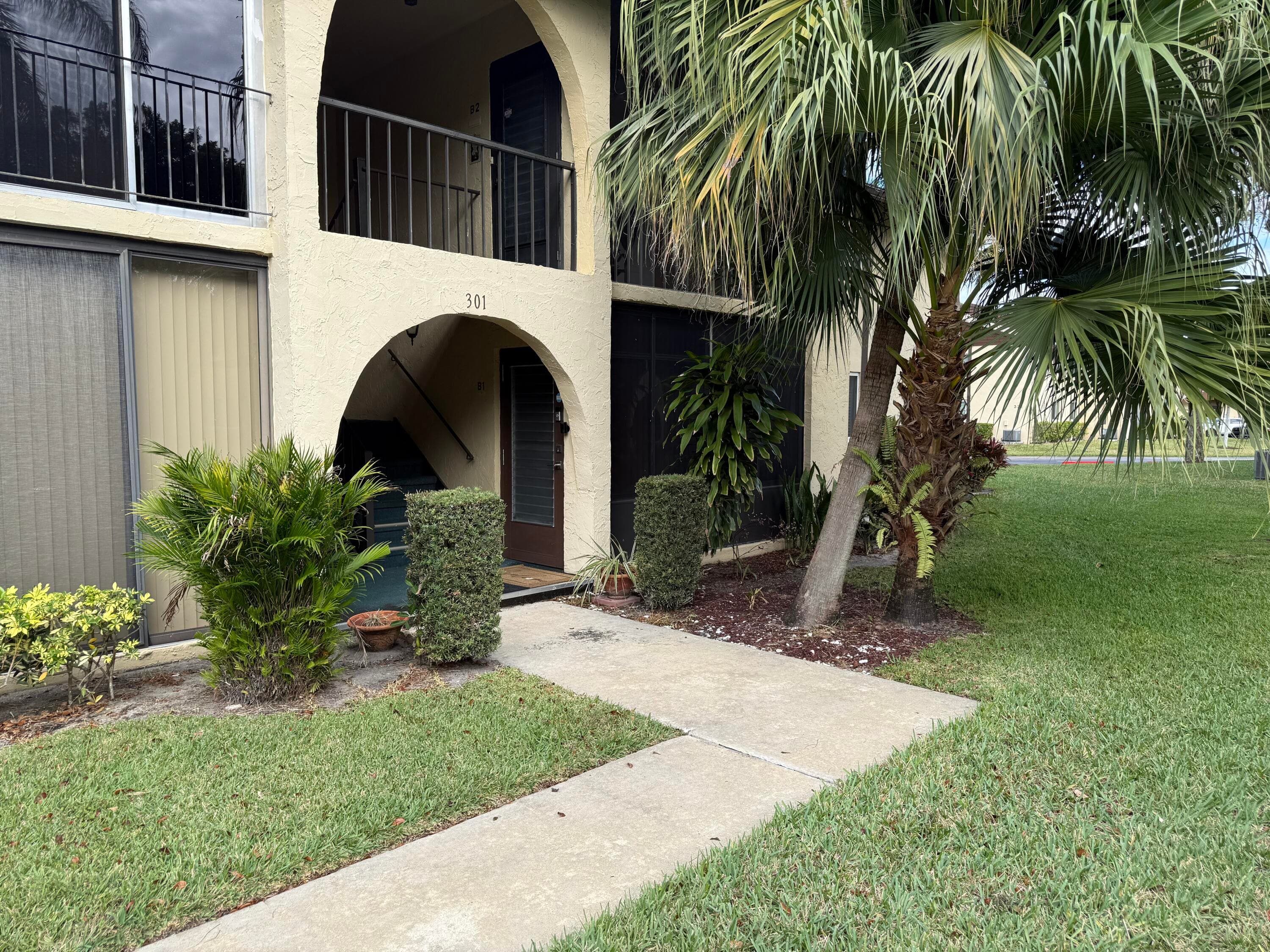 301 Pine Ridge Circle B-1, Greenacres, FL 33463 — photo 1 of 12