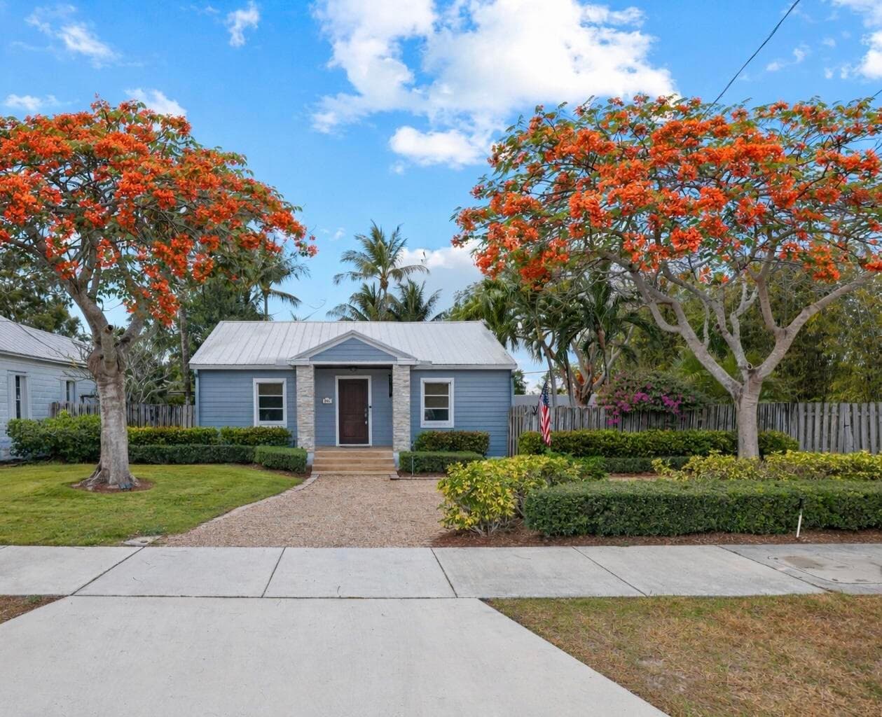 304 SE 4th Avenue, Delray Beach, FL 33483 — photo 1 of 56