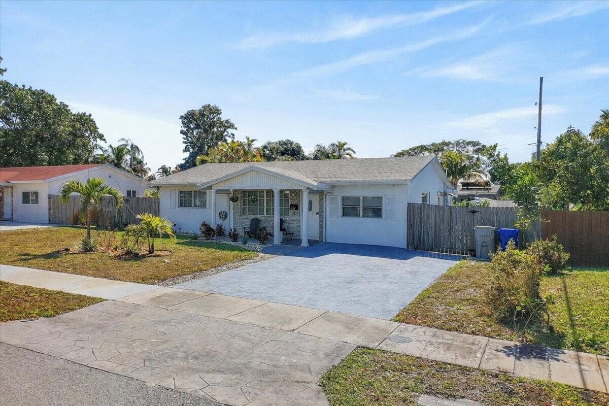 110 NE 30th Street, Pompano Beach, FL 33064 — photo 2 of 31