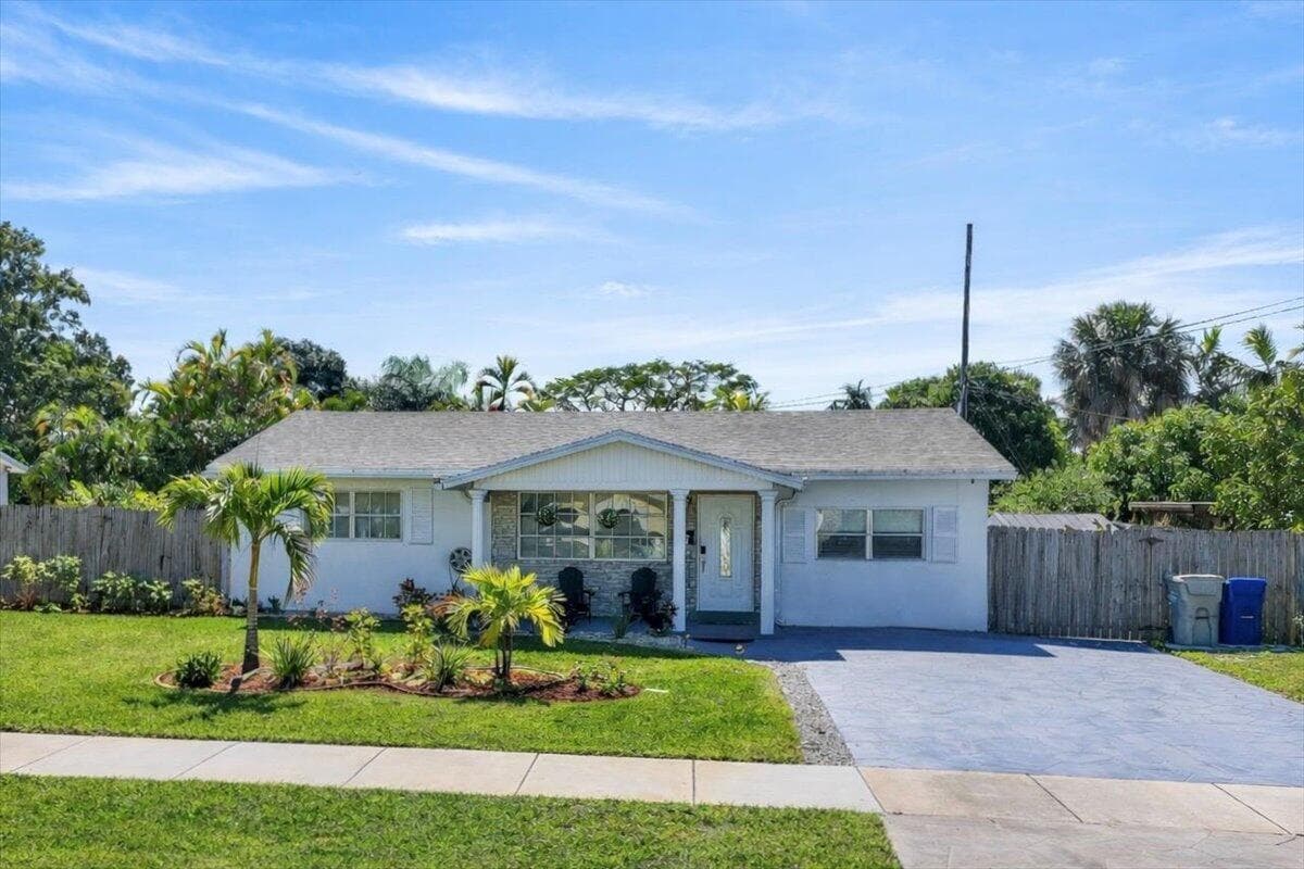110 NE 30th Street, Pompano Beach, FL 33064 — photo 1 of 31