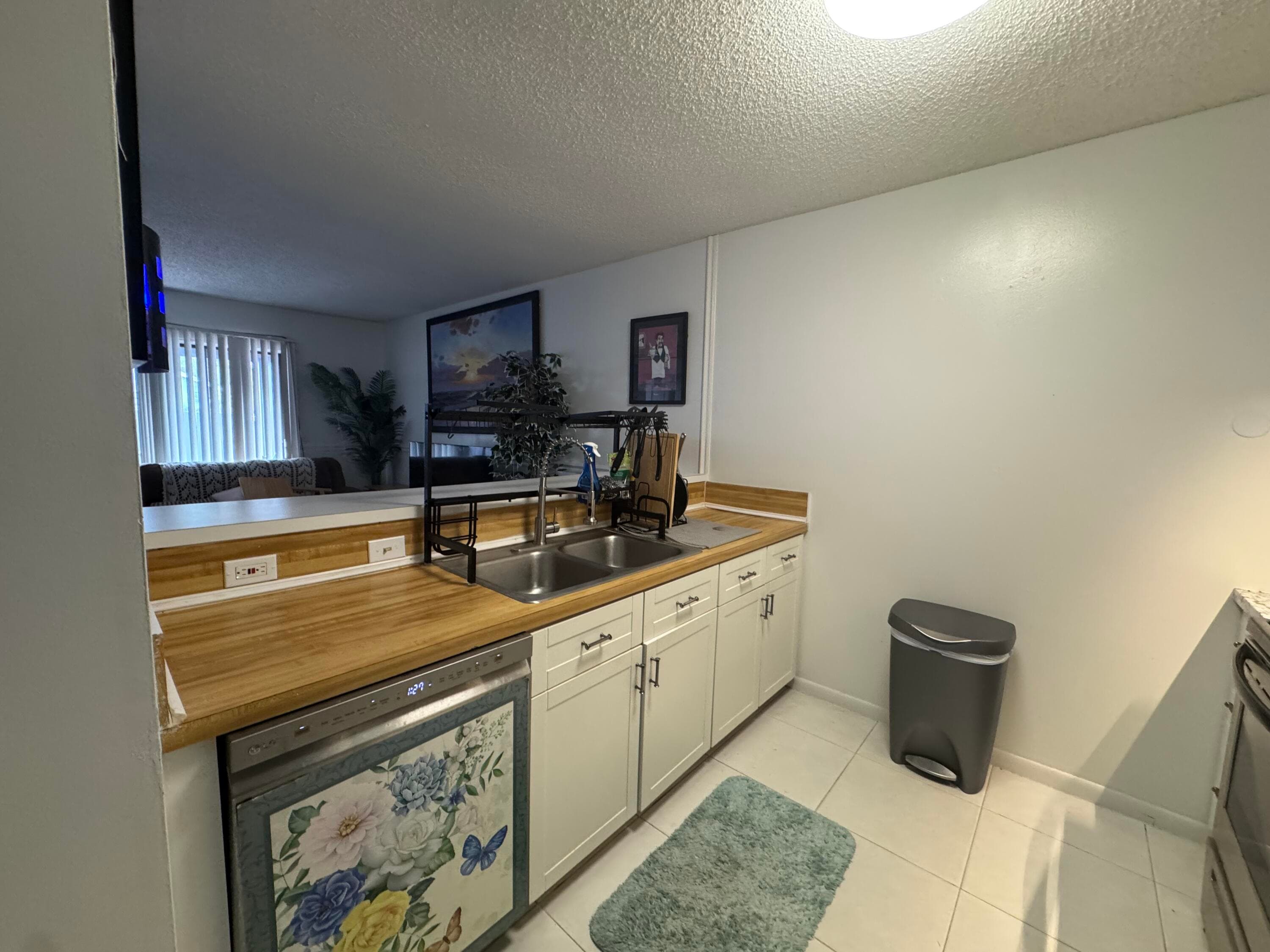 1443 39th Avenue 2, Vero Beach, FL 32960 — photo 4 of 23