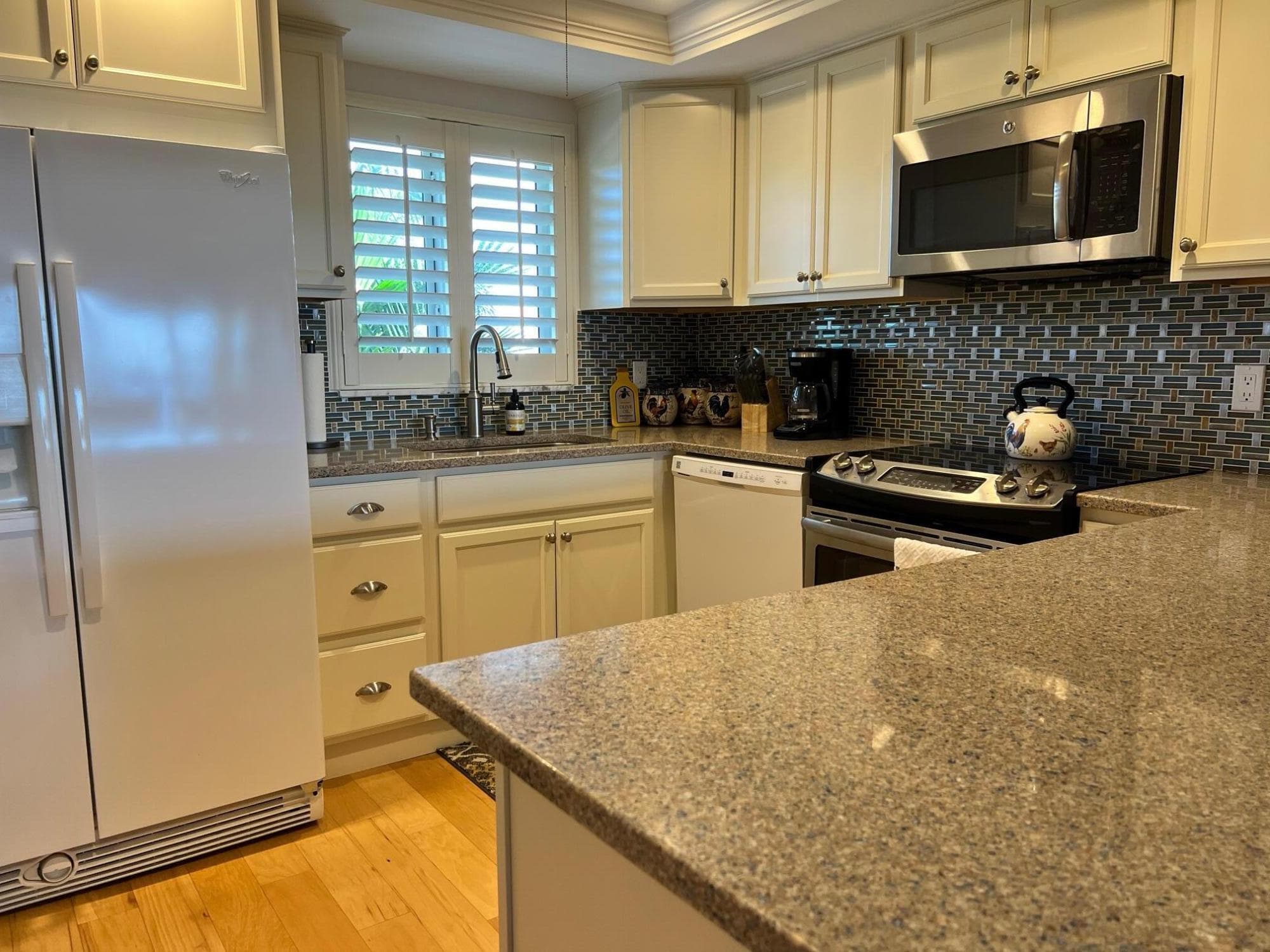 52 Yacht Club Drive 308, North Palm Beach, FL 33408 — photo 9 of 23