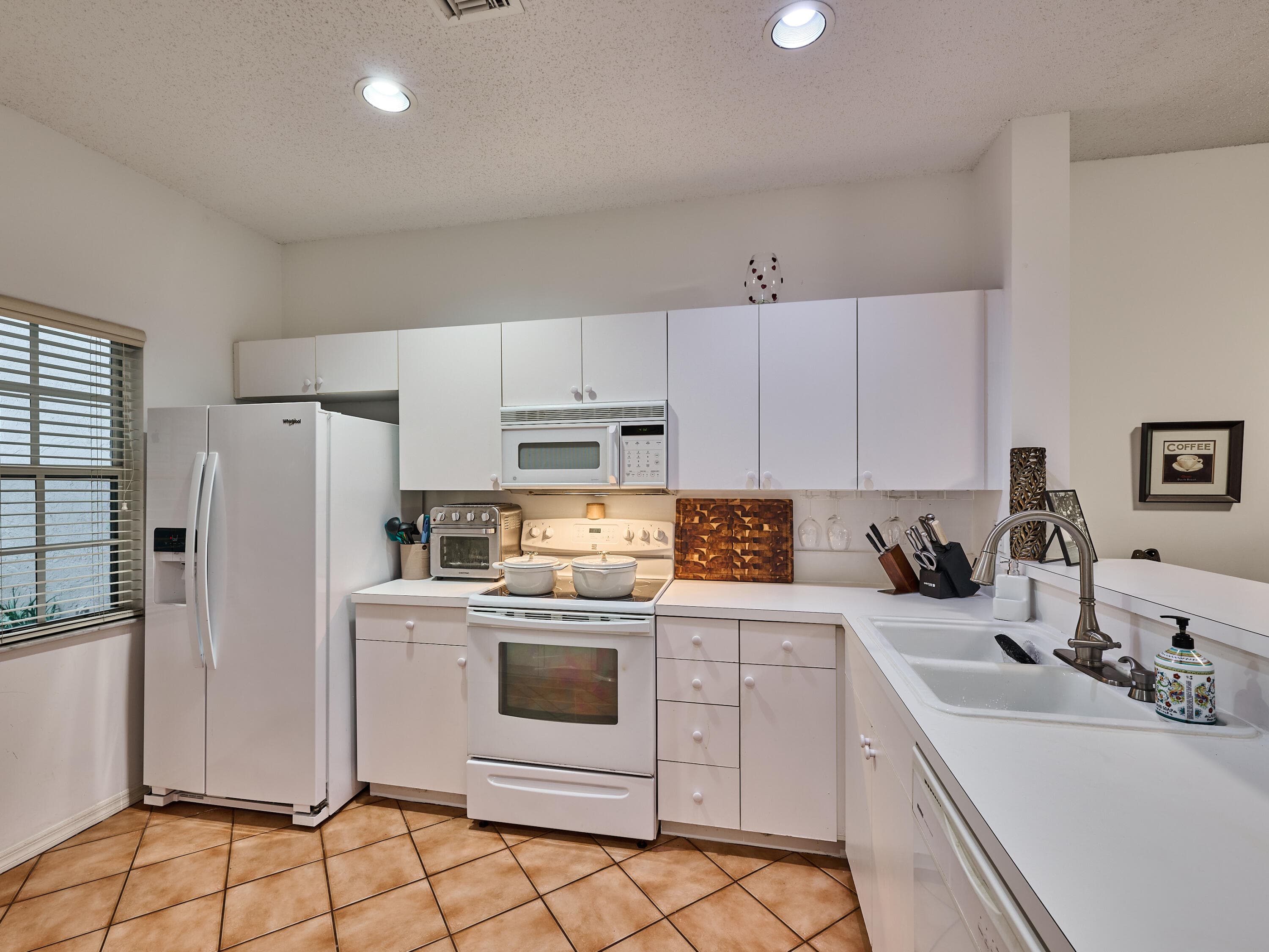 5121 Sabal Gardens Lane 2, Boca Raton, FL 33487 — photo 4 of 25