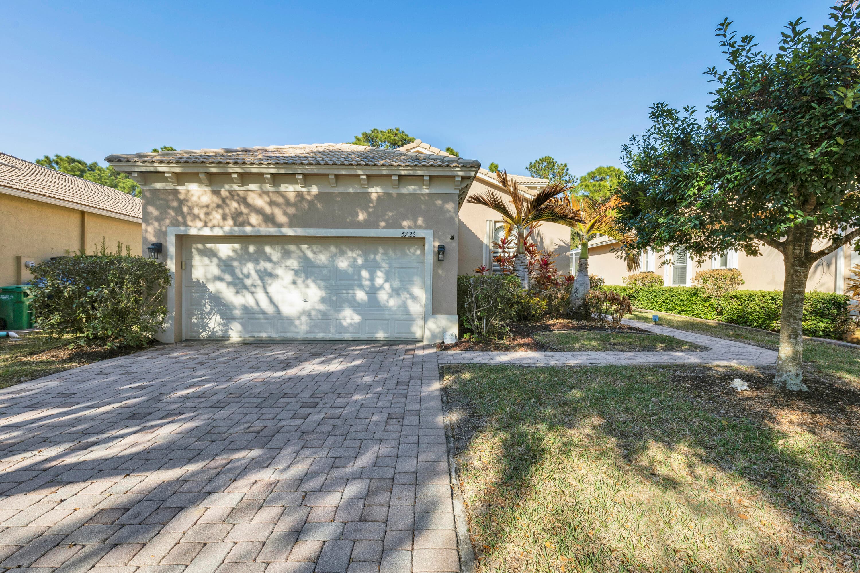 5726 Sterling Lake Drive, Fort Pierce, FL 34951 — photo 1 of 62