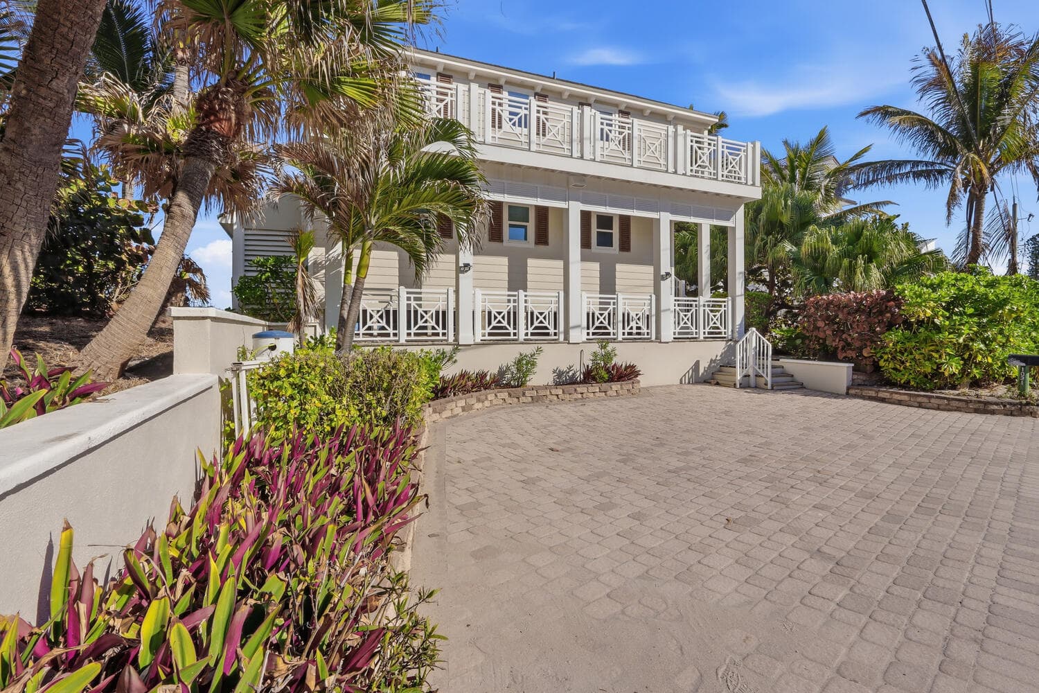 1031 SE Macarthur Boulevard, Stuart, FL 34996 — photo 1 of 73