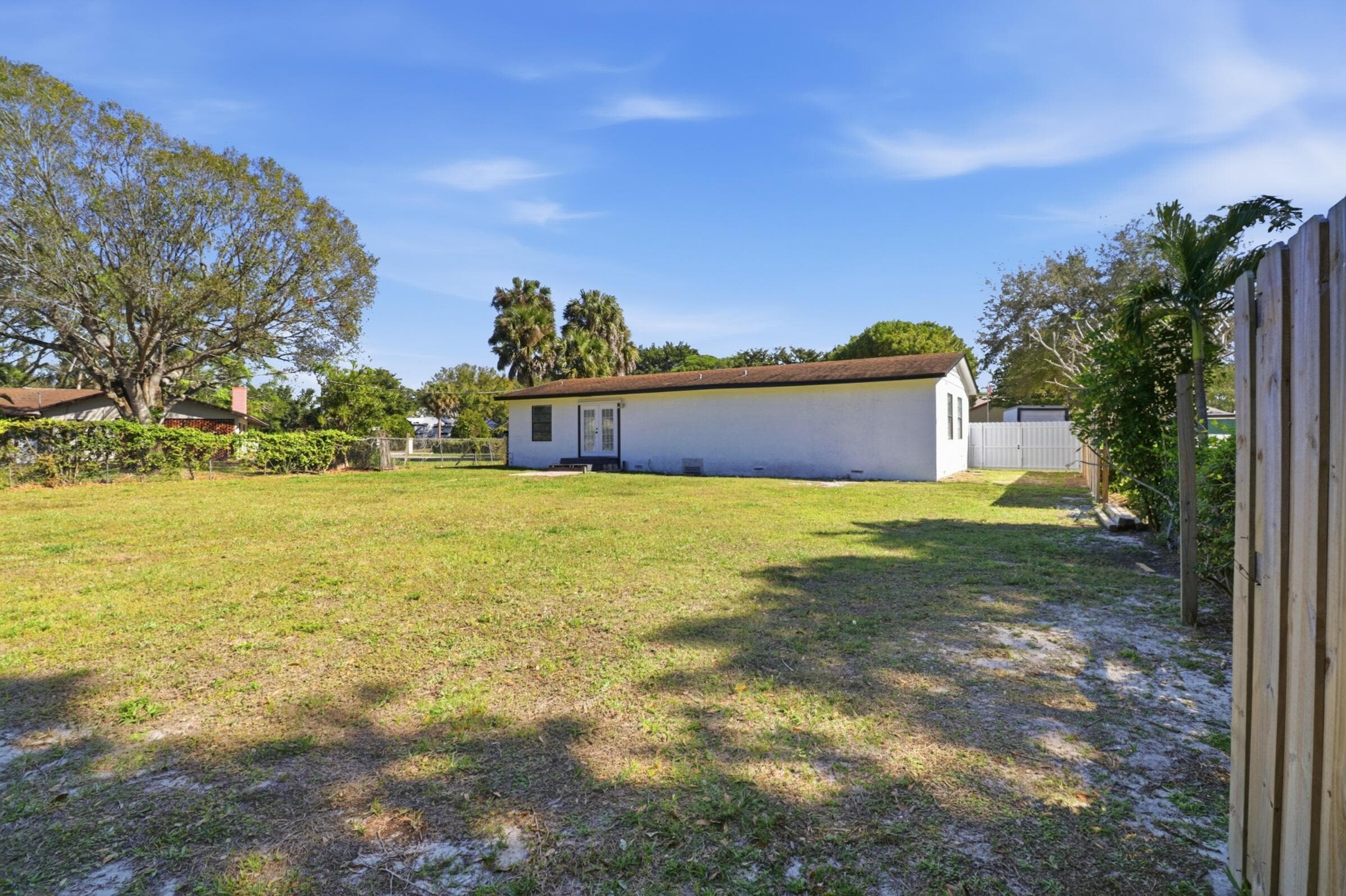 695 Dixie Lane, West Palm Beach, FL 33415 — photo 5 of 24