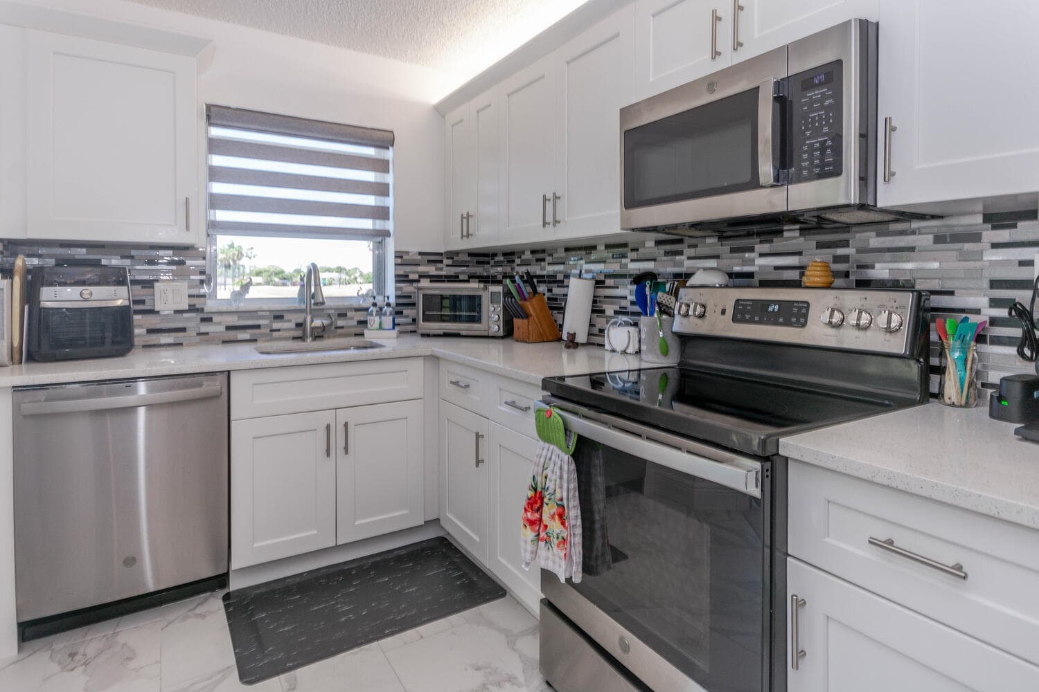 3951 Via Poinciana 214, Lake Worth, FL 33467 — photo 19 of 41