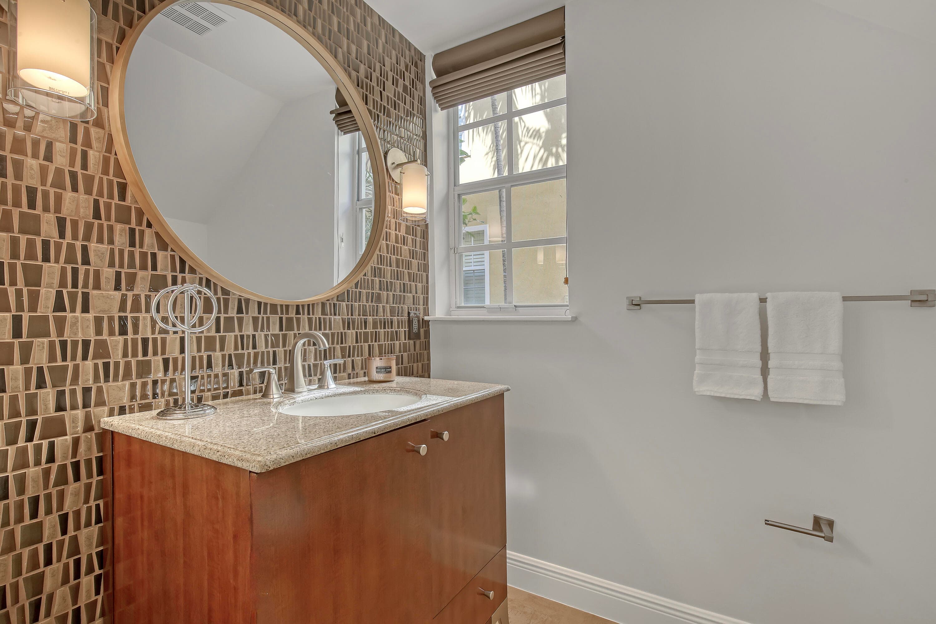 72 SE 6th Avenue C, Delray Beach, FL 33483 — photo 9 of 47