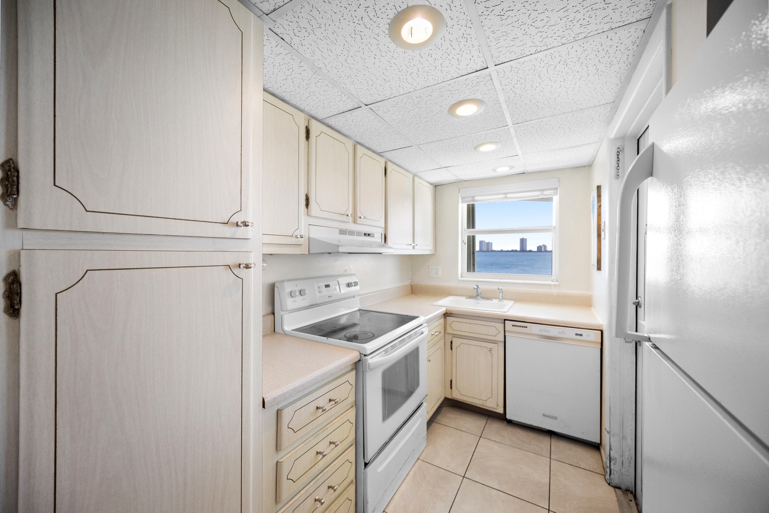 100 Shore Court 104, North Palm Beach, FL 33408 — photo 19 of 41