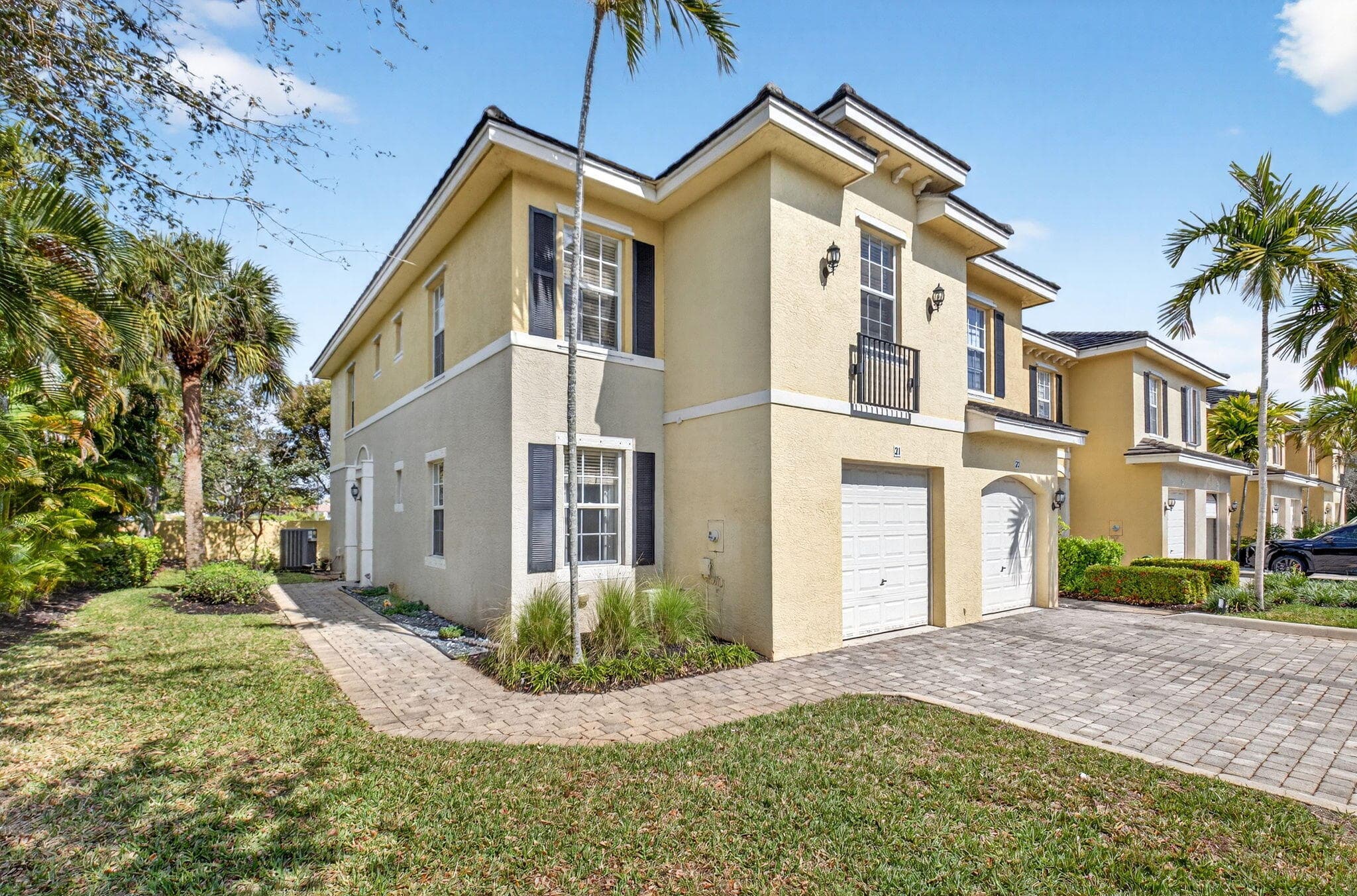 21 Largo Way, Boynton Beach, FL 33426 — photo 1 of 26