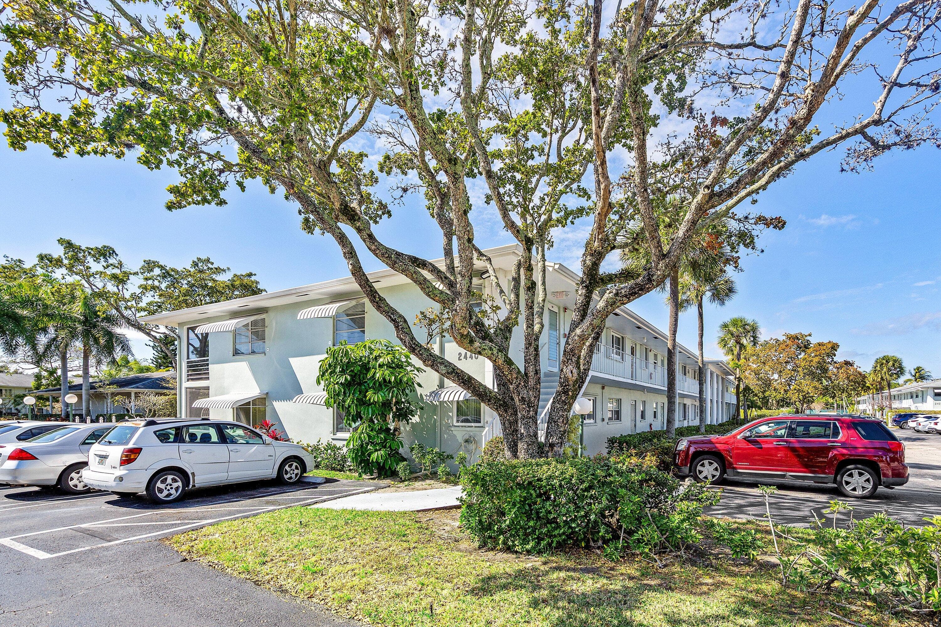 2440 SW 22nd Avenue 703, Delray Beach, FL 33445 — photo 1 of 35