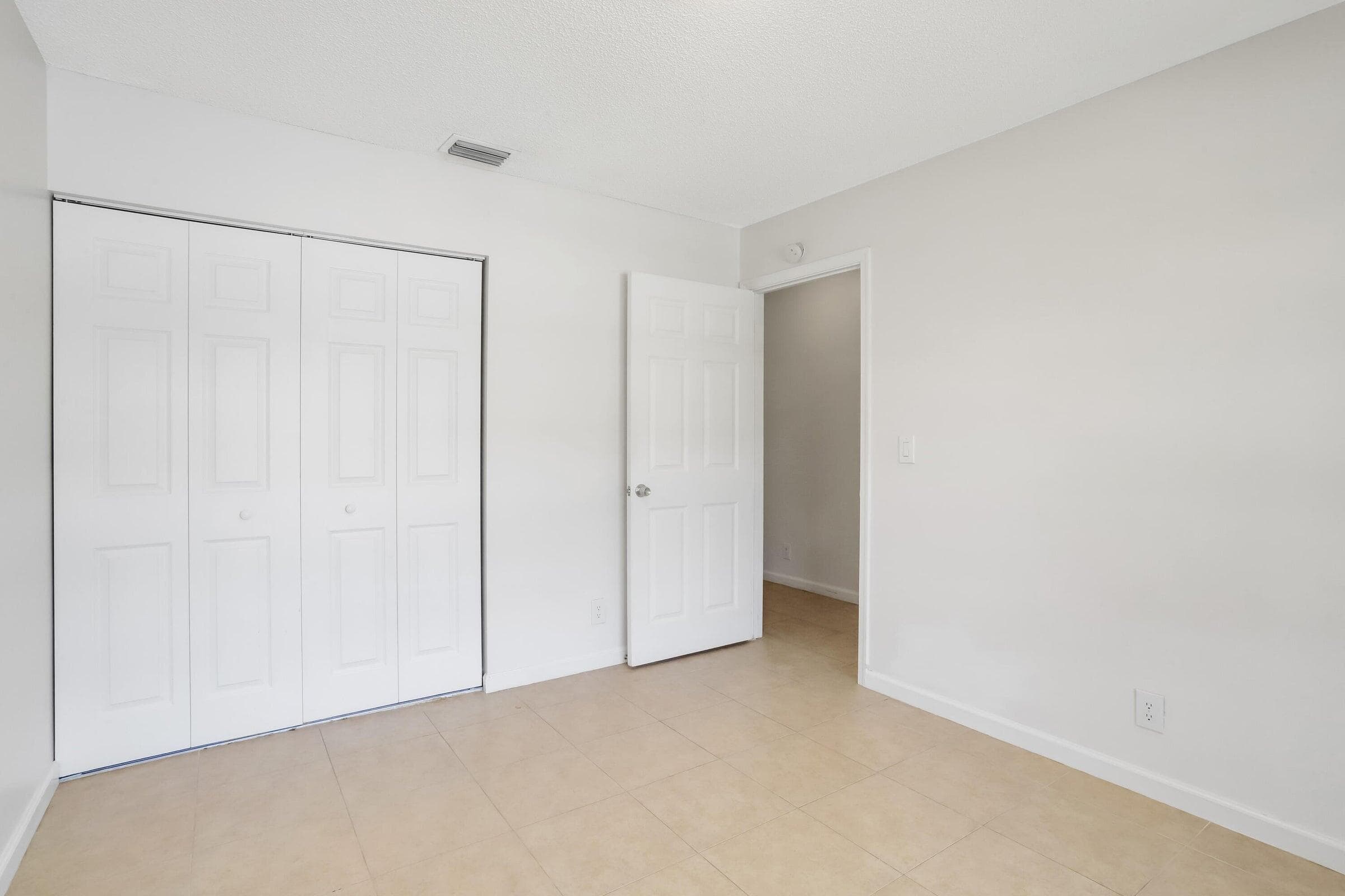 470 Hardwood Place, Boca Raton, FL 33431 — photo 6 of 23