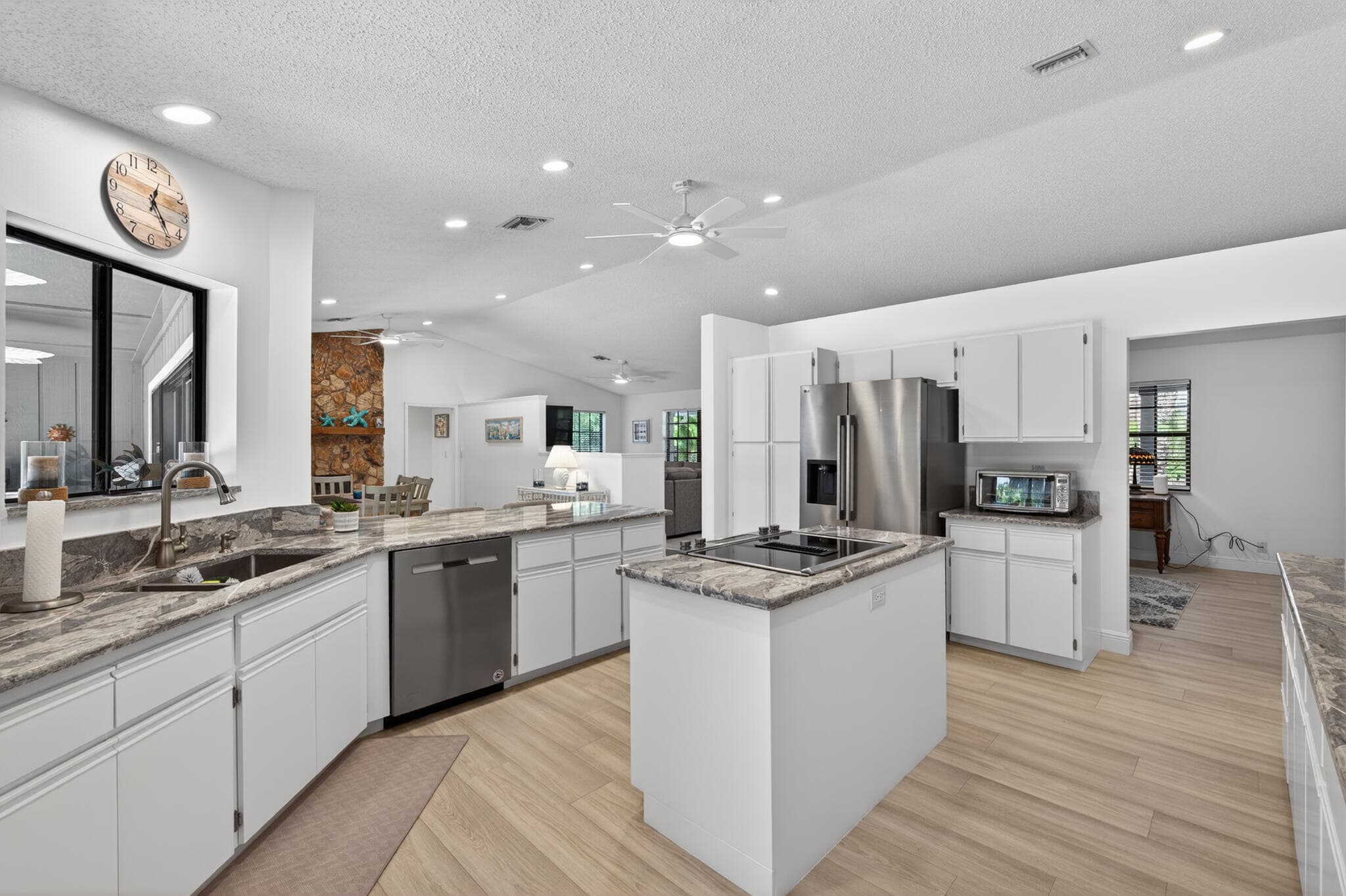 8166 N 155th Place, Palm Beach Gardens, FL 33418 — photo 5 of 20