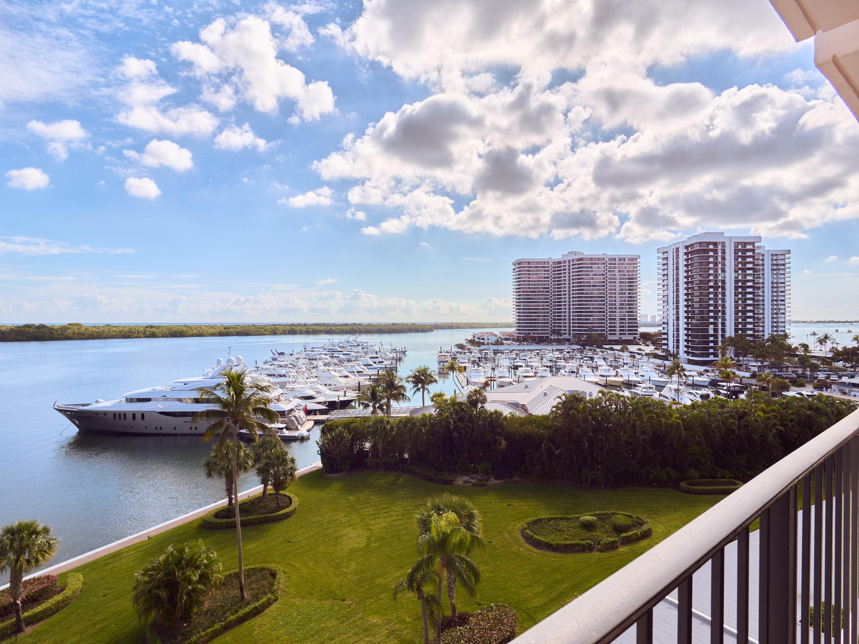 124 Lakeshore Drive 829, North Palm Beach, FL 33408 — photo 6 of 35