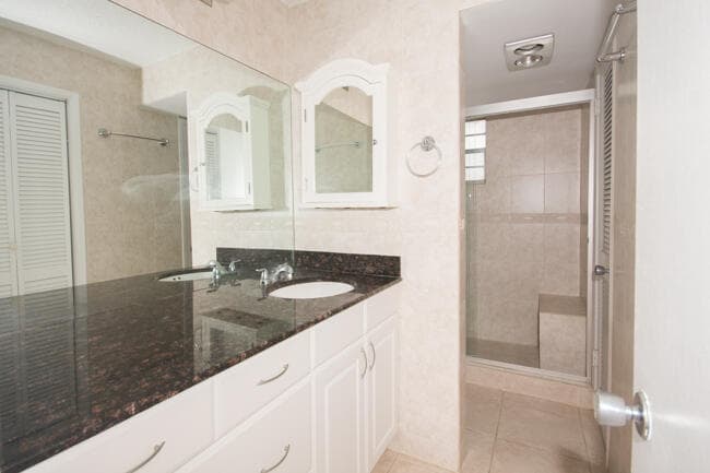 3575 S Ocean Boulevard 408, South Palm Beach, FL 33480 — photo 13 of 30