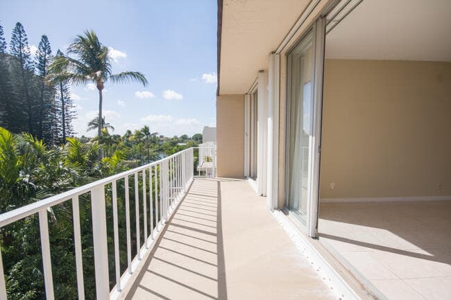 3575 S Ocean Boulevard 408, South Palm Beach, FL 33480 — photo 17 of 30