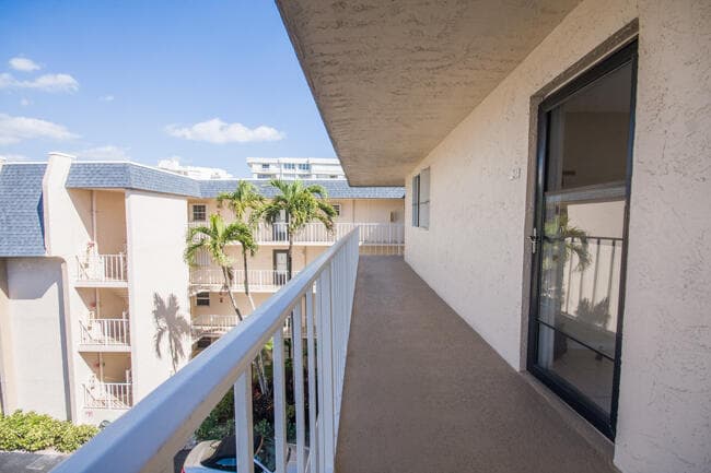 3575 S Ocean Boulevard 408, South Palm Beach, FL 33480 — photo 24 of 30