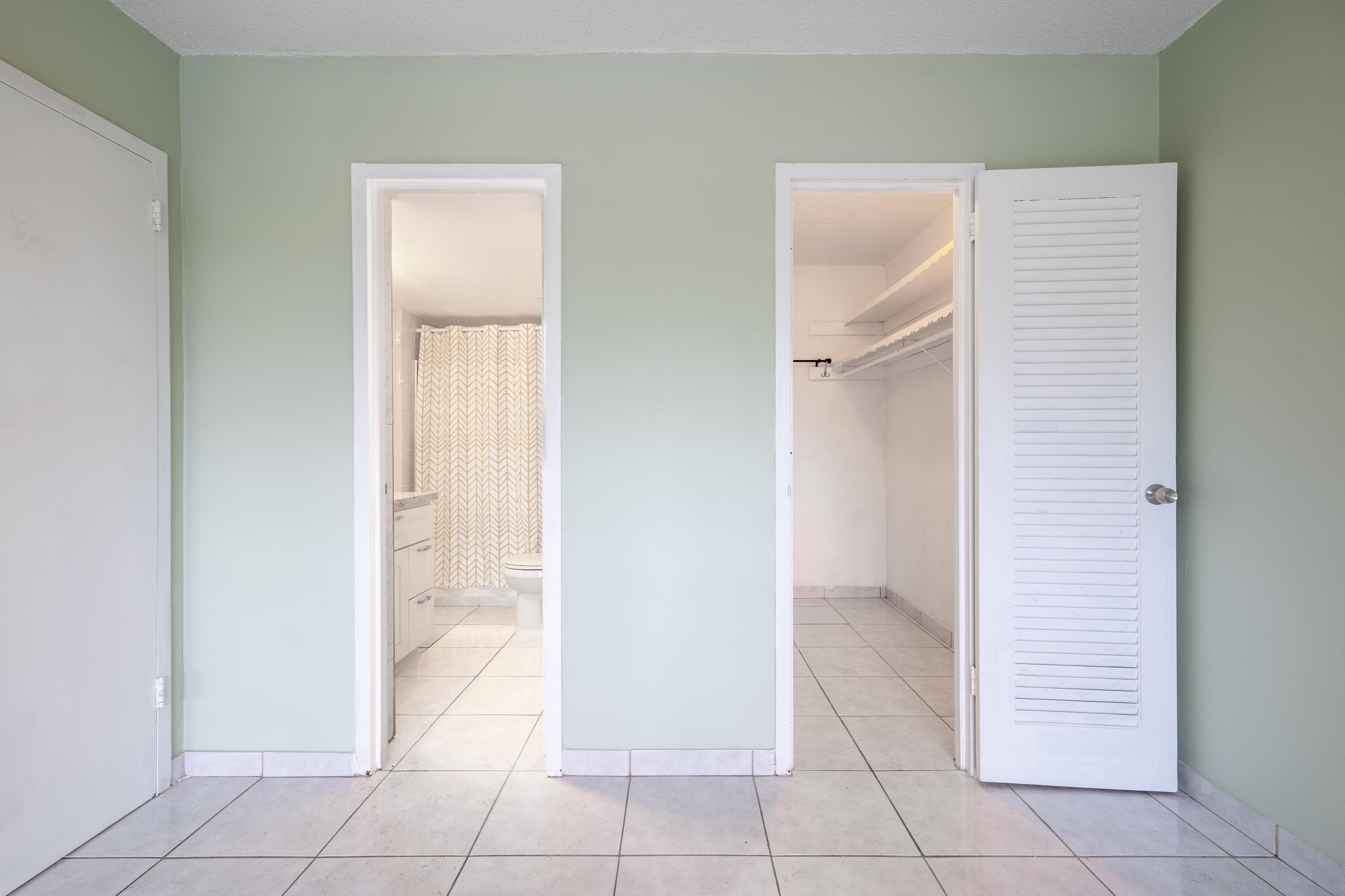 2200 E Hallandale Beach Boulevard 202, Hallandale Beach, FL 33009 — photo 18 of 28