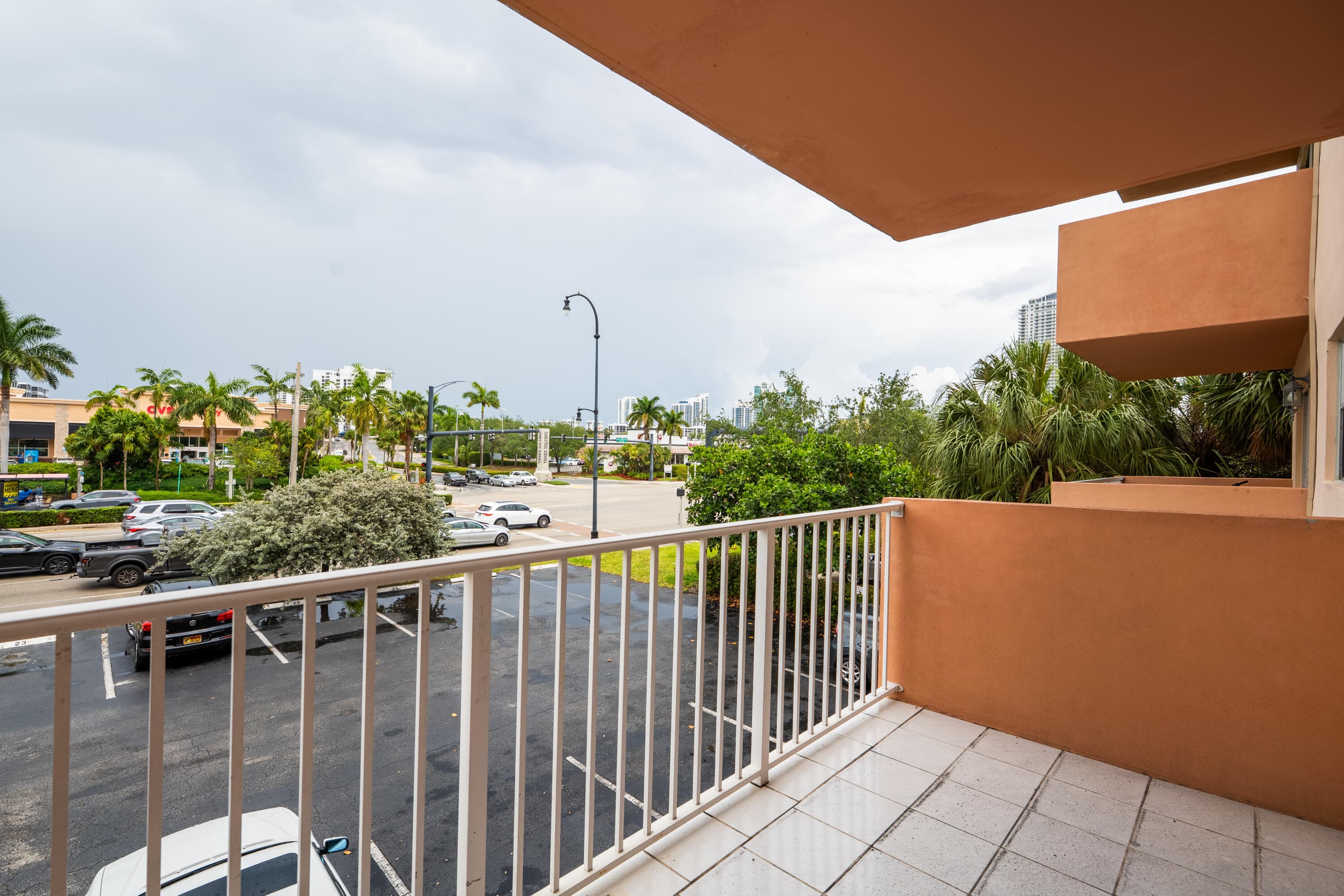 2200 E Hallandale Beach Boulevard 202, Hallandale Beach, FL 33009 — photo 10 of 28