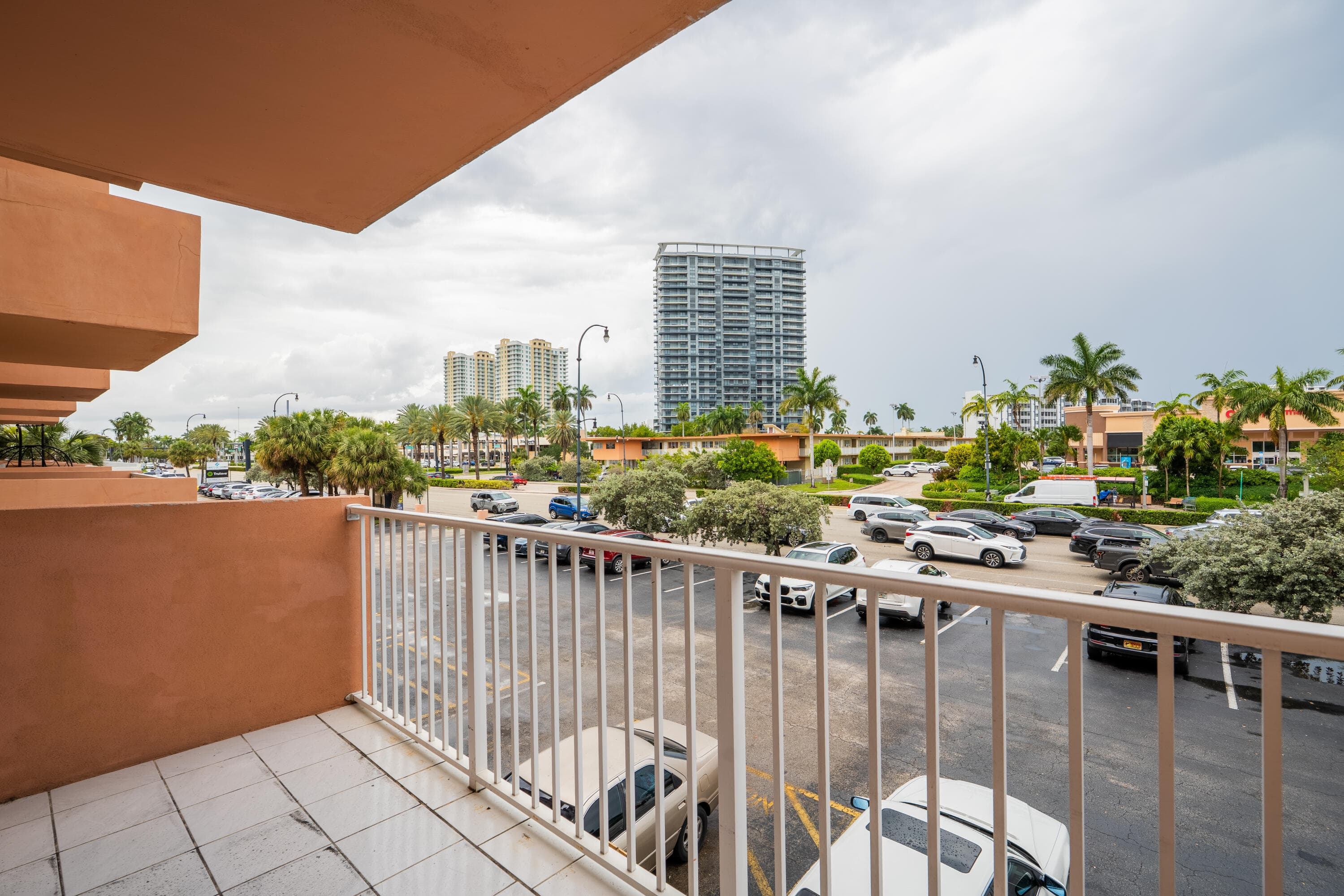 2200 E Hallandale Beach Boulevard 202, Hallandale Beach, FL 33009 — photo 11 of 28