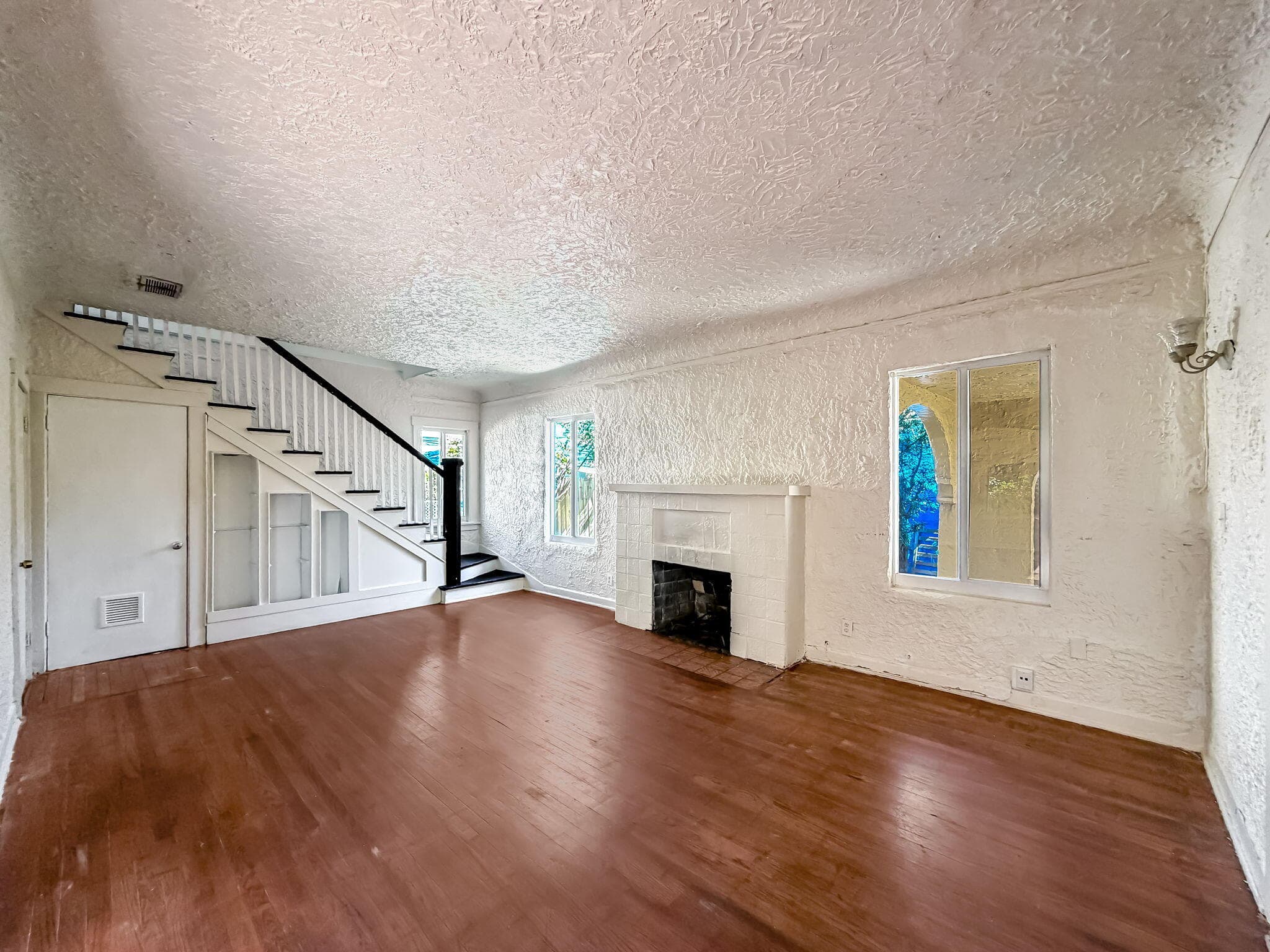 619 30th Street, West Palm Beach, FL 33407 — photo 11 of 57