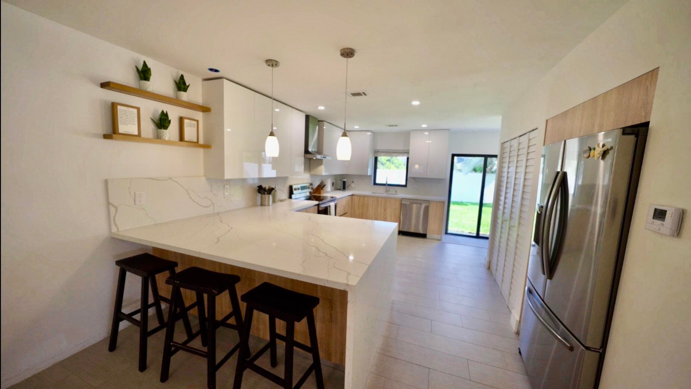 871 NE 27th Avenue, Pompano Beach, FL 33062 — photo 3 of 24