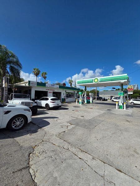 3198 S Dixie Highway, Miami, FL 33133 — photo 1 of 7