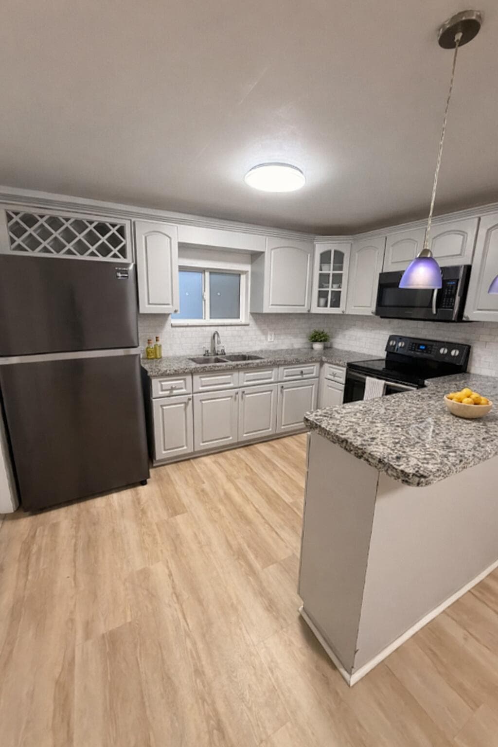 916 Sharar Avenue Apartment, Opa-Locka, FL 33054 — photo 4 of 10