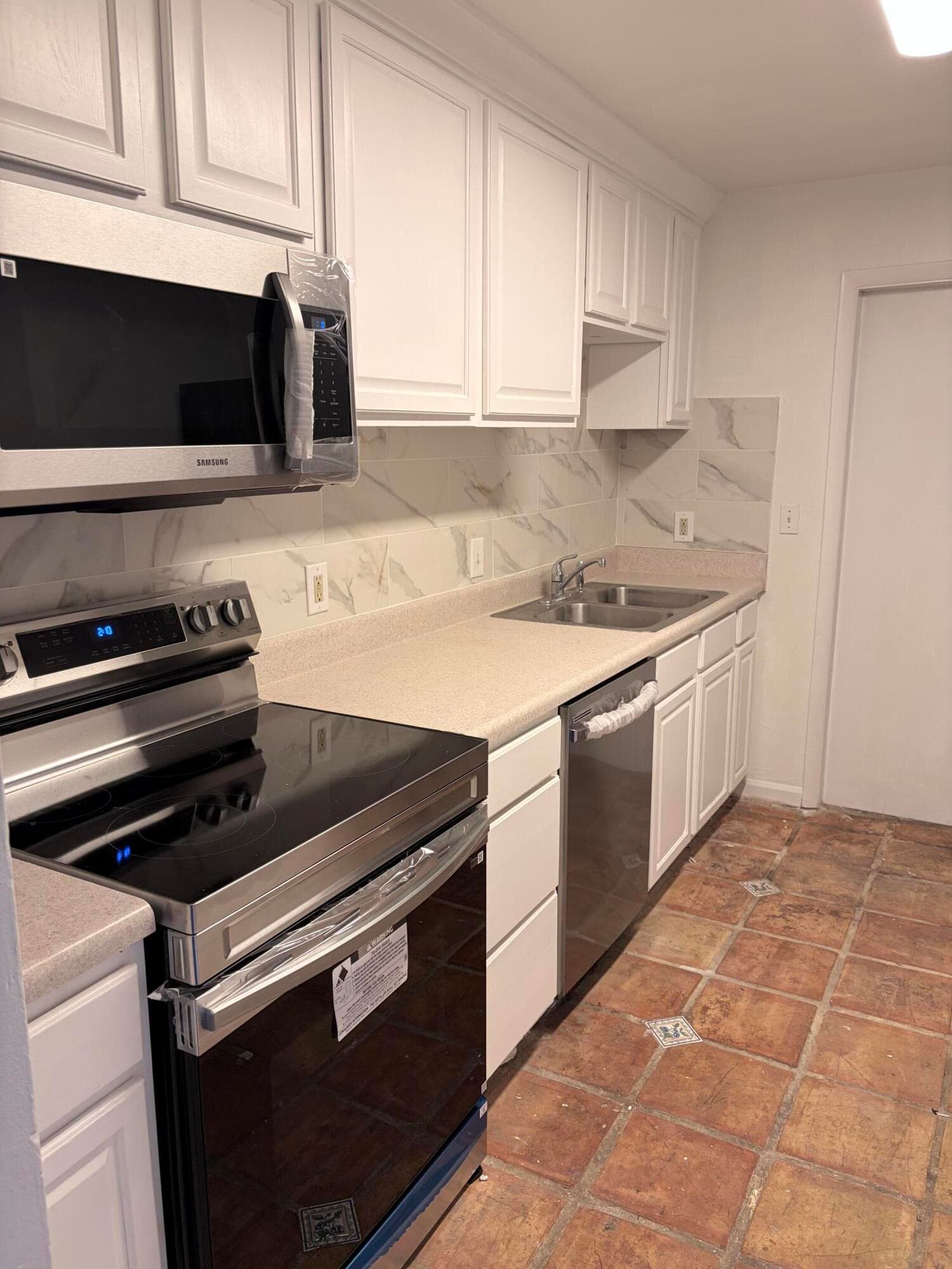 213 SE 9th Street, Delray Beach, FL 33483 — photo 4 of 16