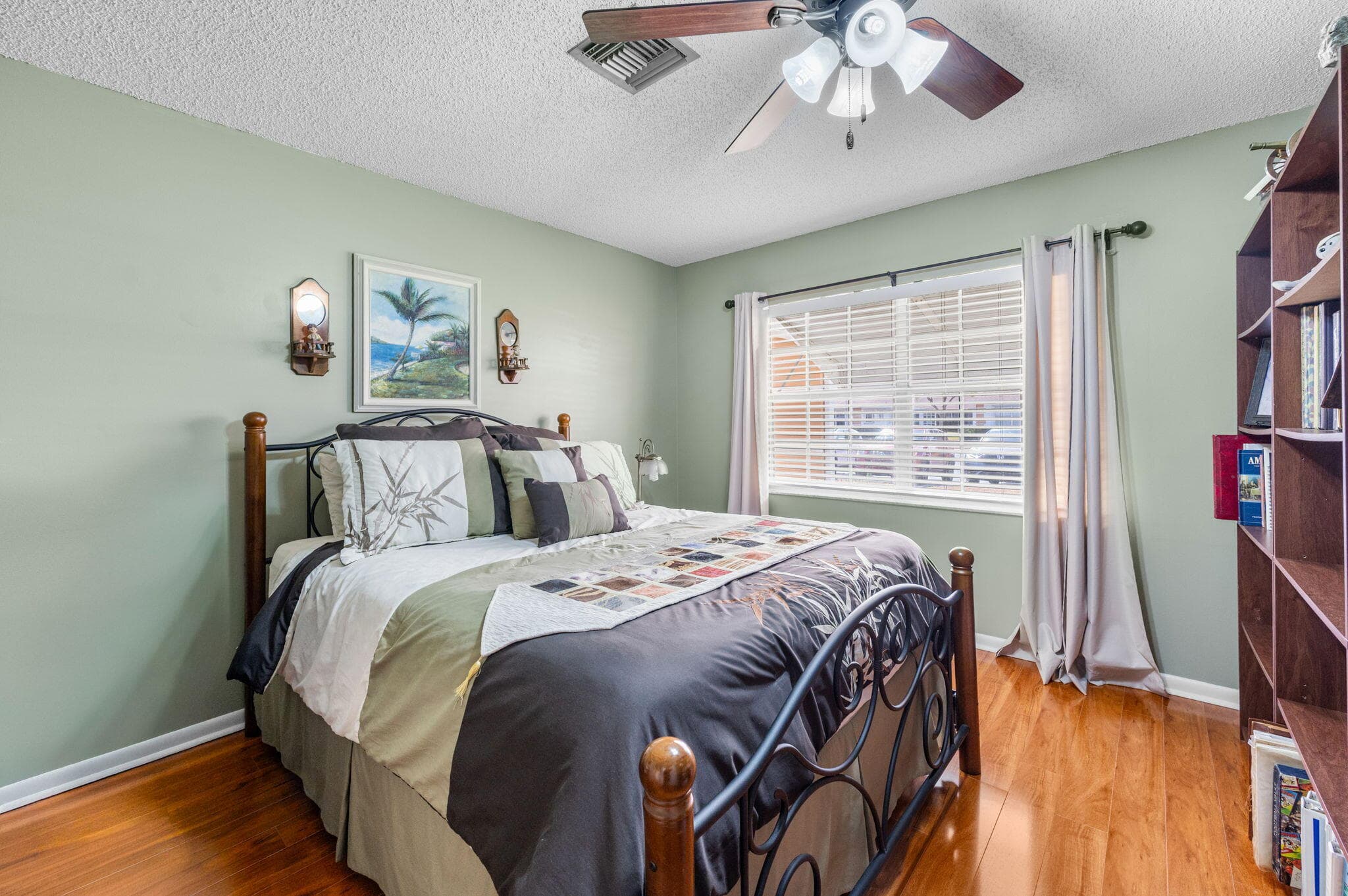 830 Timberview Drive E, Fort Pierce, FL 34982 — photo 10 of 19