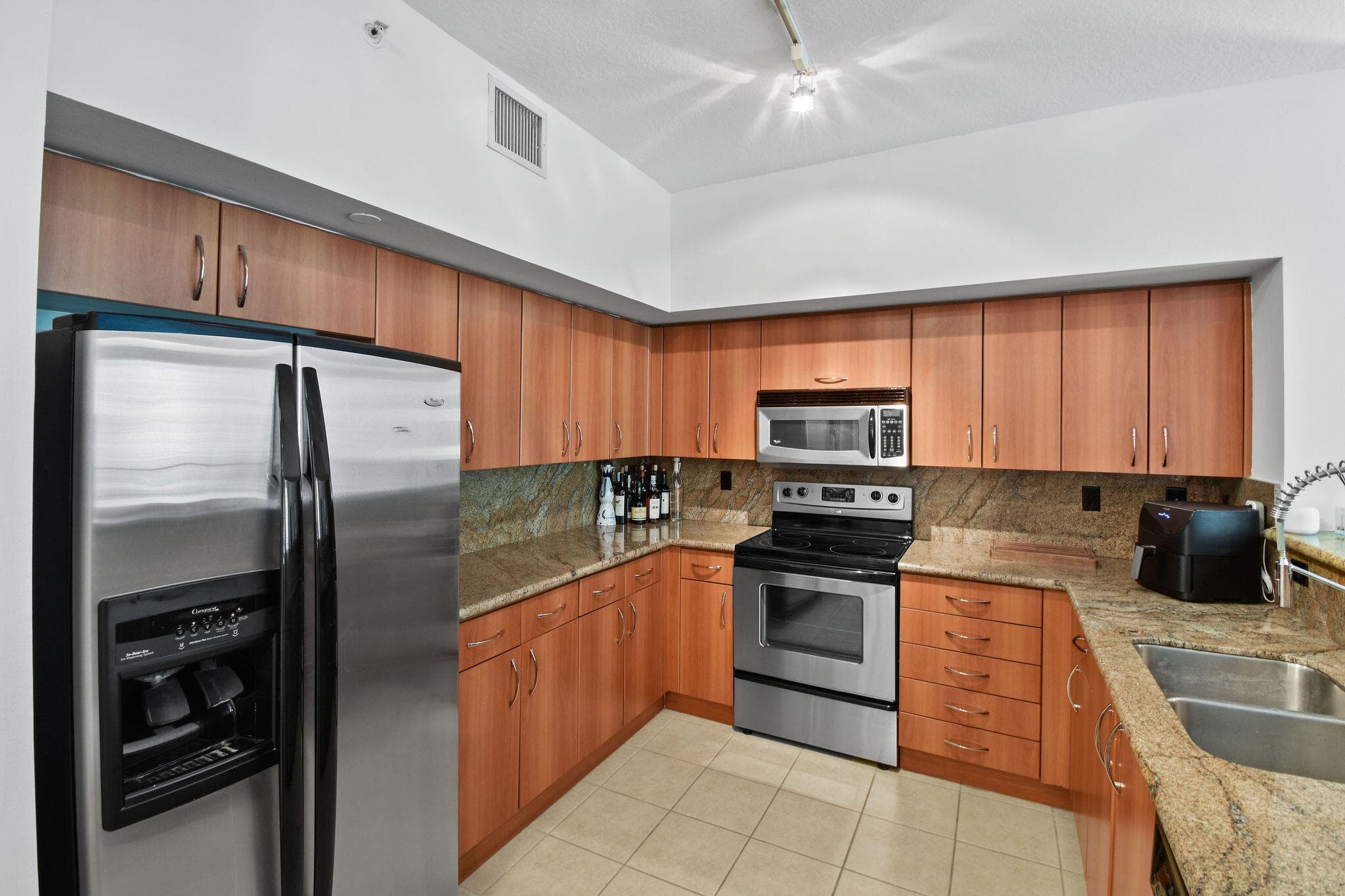 250 NE 3rd Avenue 1320, Delray Beach, FL 33444 — photo 10 of 36