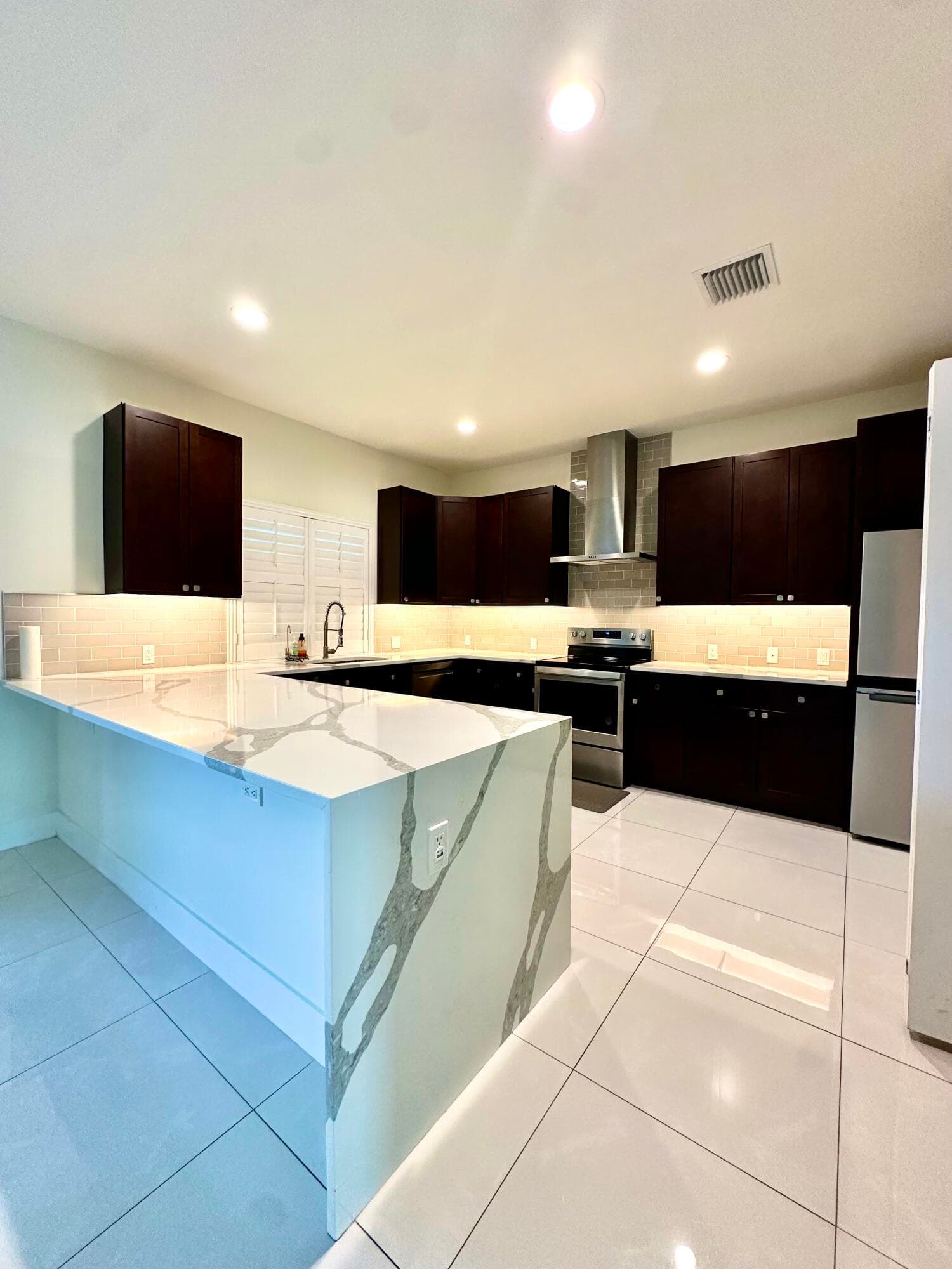 1159 SW Edinburgh Drive, Port St. Lucie, FL 34953 — photo 10 of 22