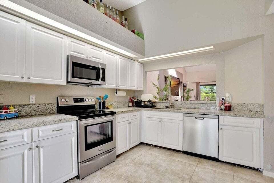 8353 Waterford Avenue, Tamarac, FL 33321 — photo 9 of 42
