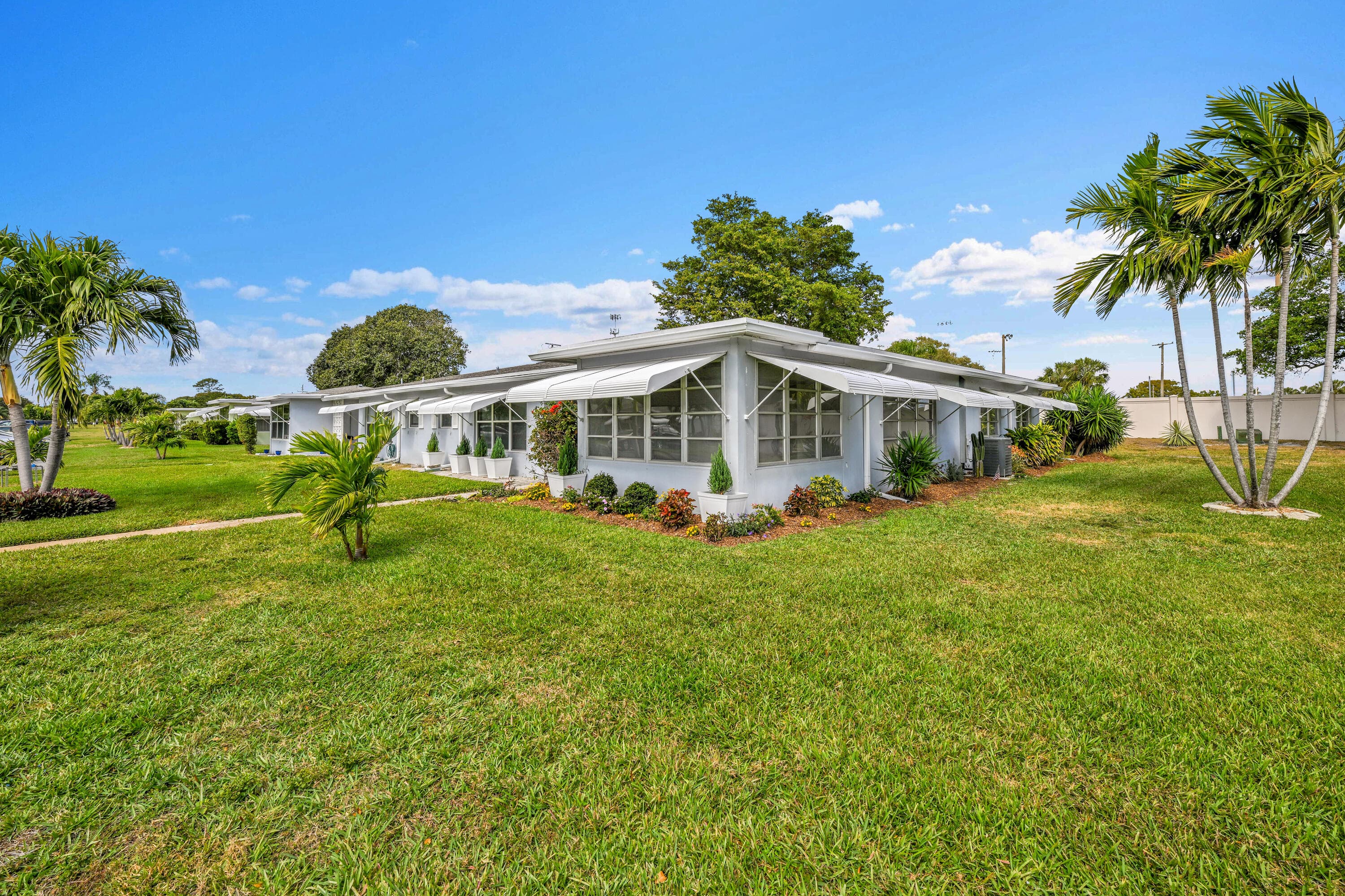 285 Main Boulevard D, Boynton Beach, FL 33435 — photo 1 of 22