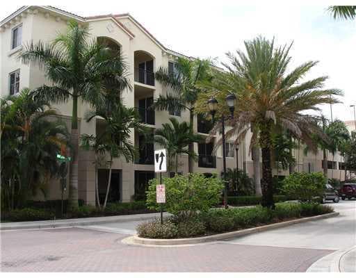 3 Renaissance Way 204, Boynton Beach, FL 33426 — photo 2 of 20
