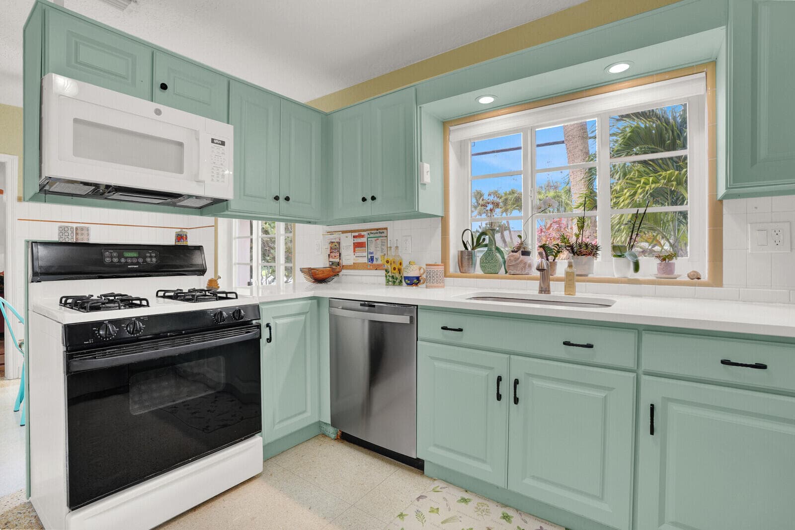 417 N 12th Avenue N, Lake Worth, FL 33460 — photo 12 of 42