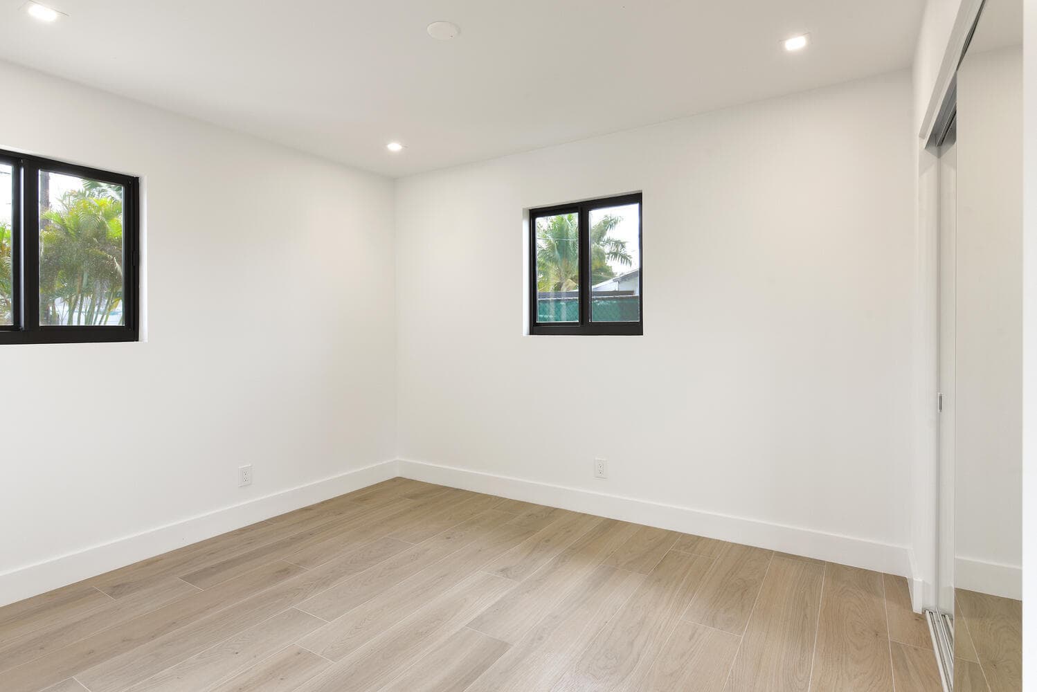 1320 S Deerfield Avenue, Deerfield Beach, FL 33441 — photo 20 of 27