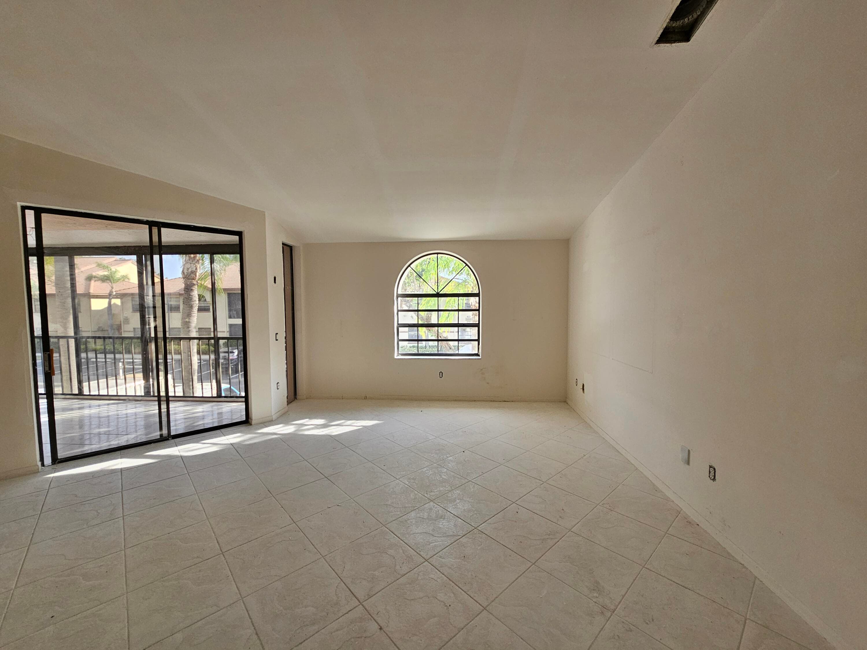 5235 Europa Drive O, Boynton Beach, FL 33437 — photo 6 of 25