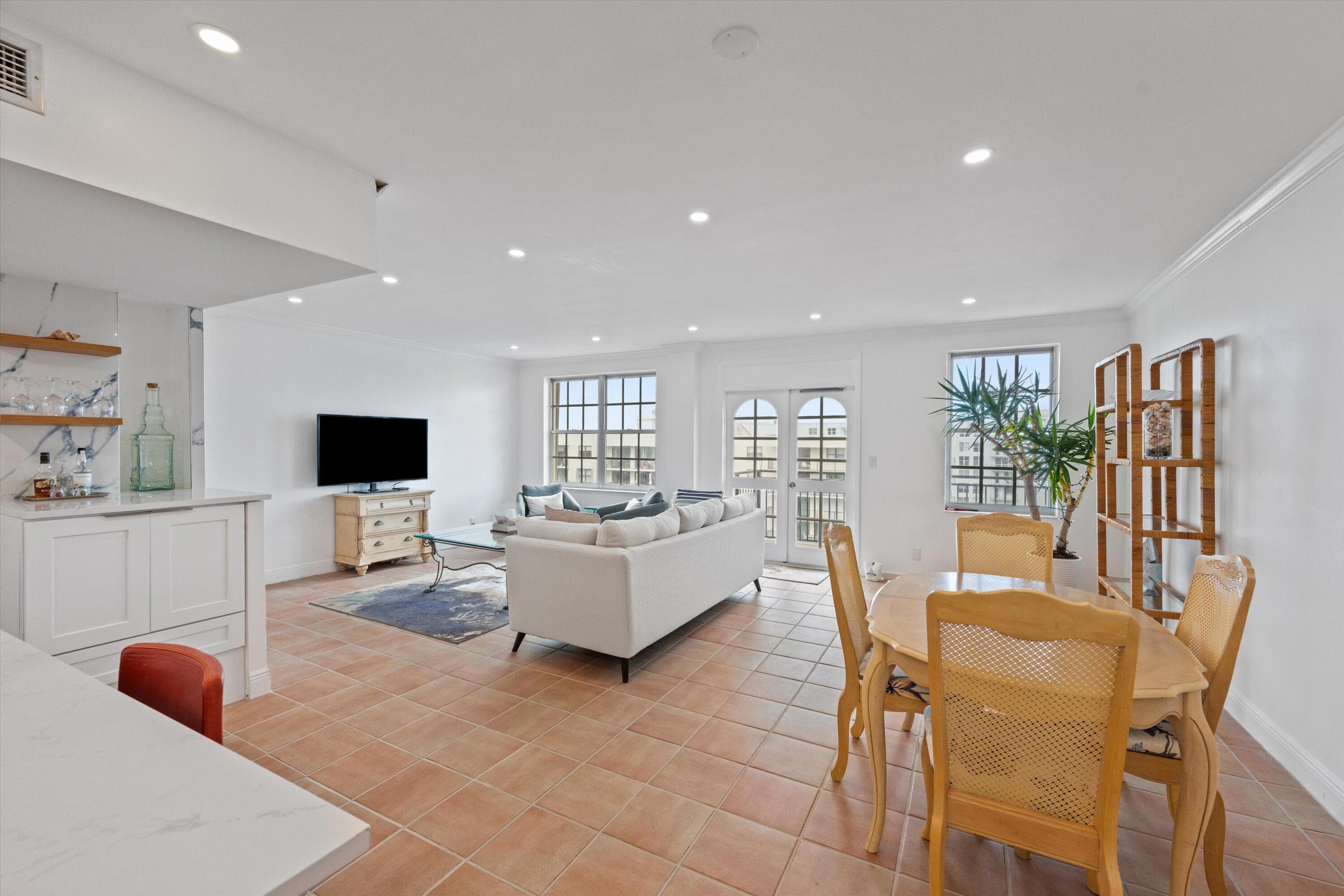 3475 S Ocean Boulevard 715, Palm Beach, FL 33480 — photo 8 of 29