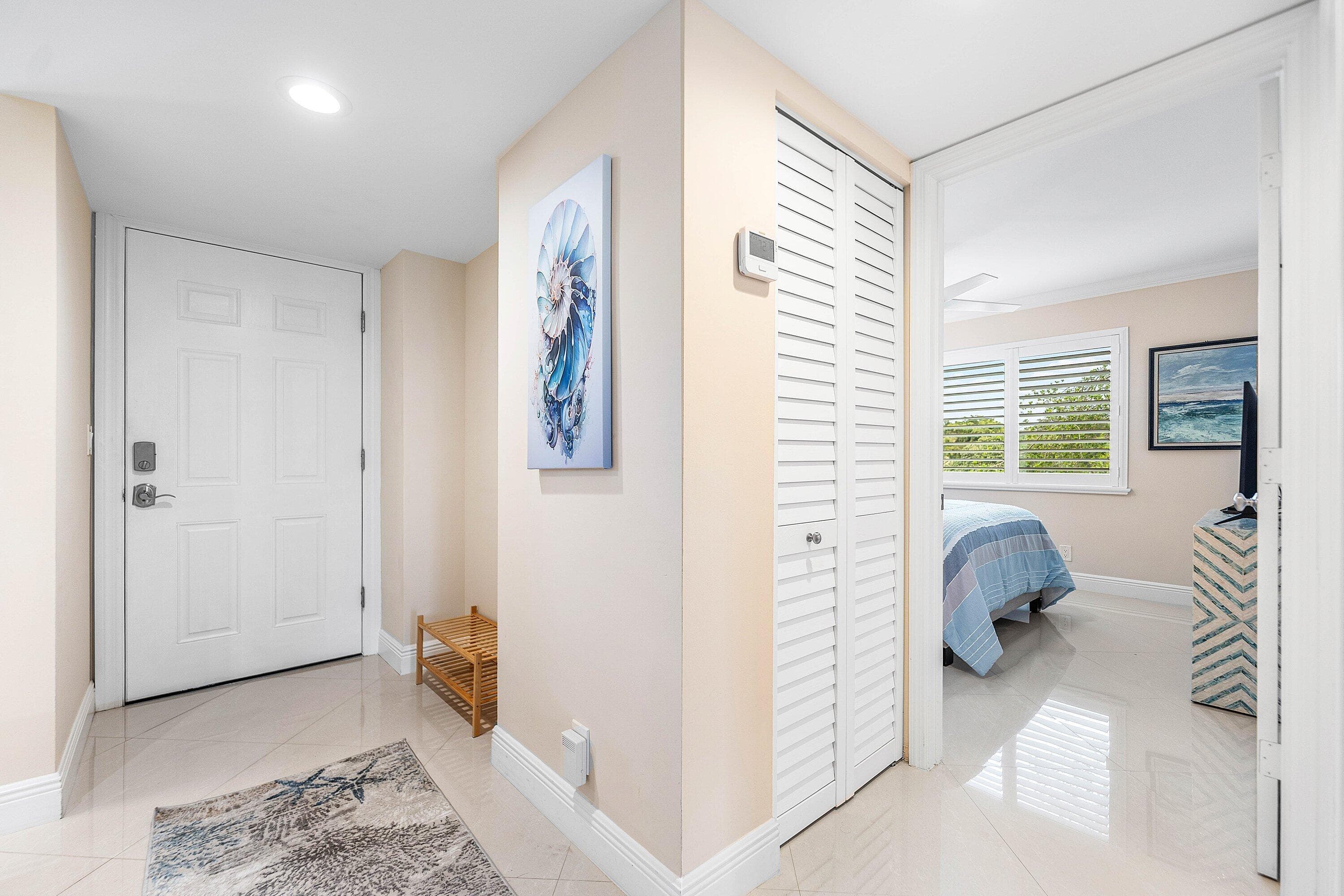 7286 Huntington Lane 301, Delray Beach, FL 33446 — photo 2 of 27